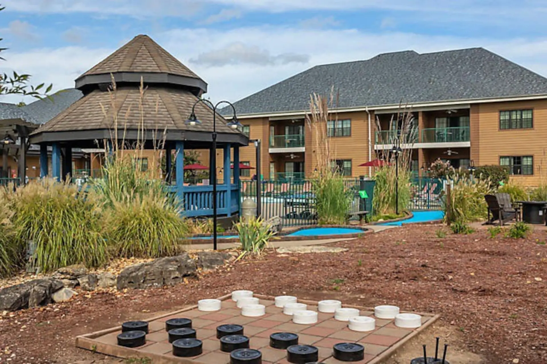 Enjoy Branson in a great 1BD condo with resort