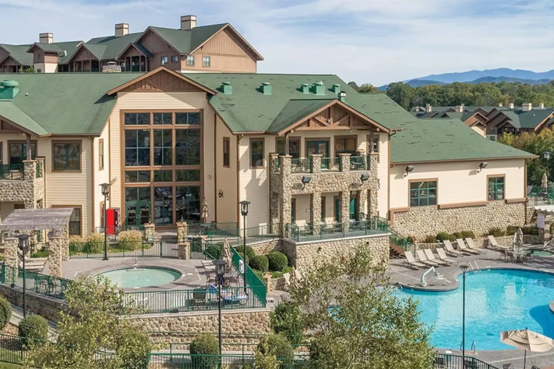 Beautiful Hotel in Smoky Mountains 1BD Gateway