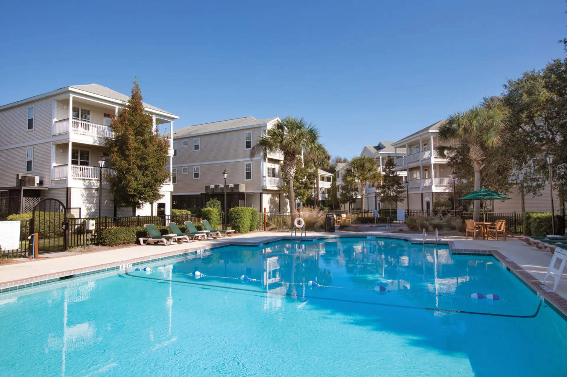 Beautiful Resort in Ocean Ridge 2BD near at Botany Bay