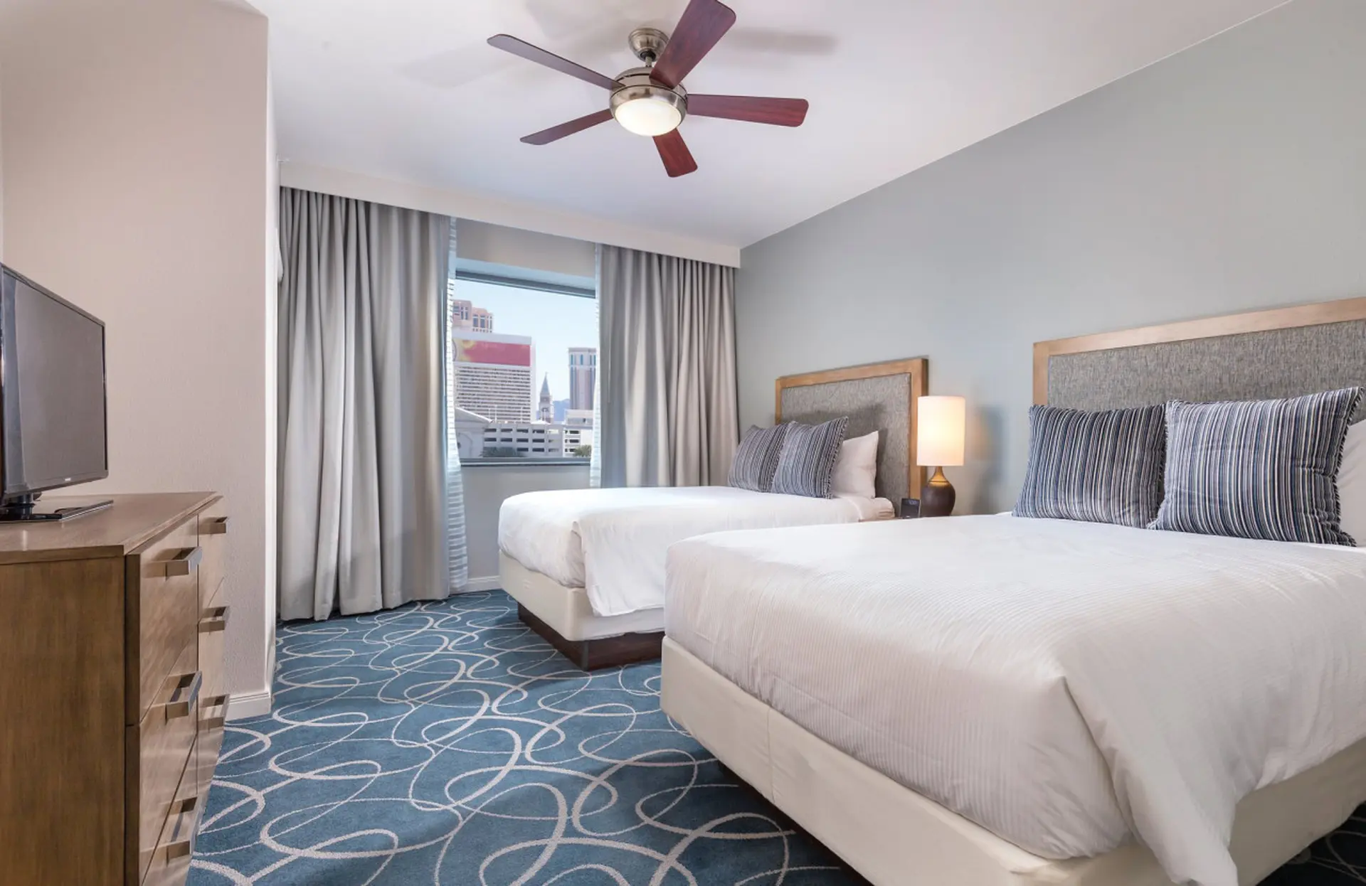 Beautiful Hotel in Desert Blue 2BD Deluxe near The Strip