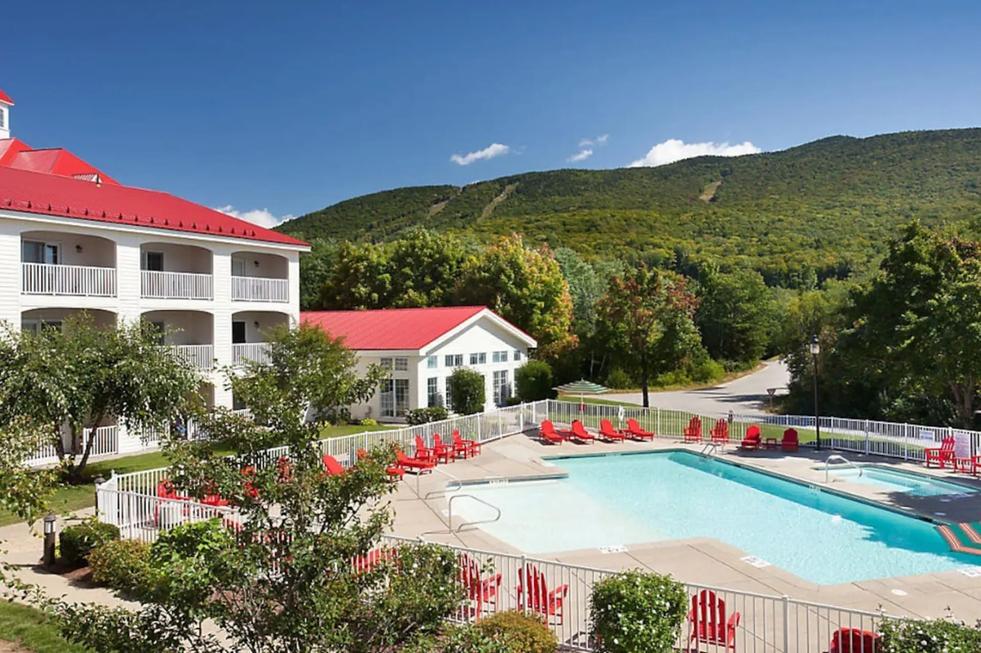 Enjoy Panoramic View of the White Mountains 2BD