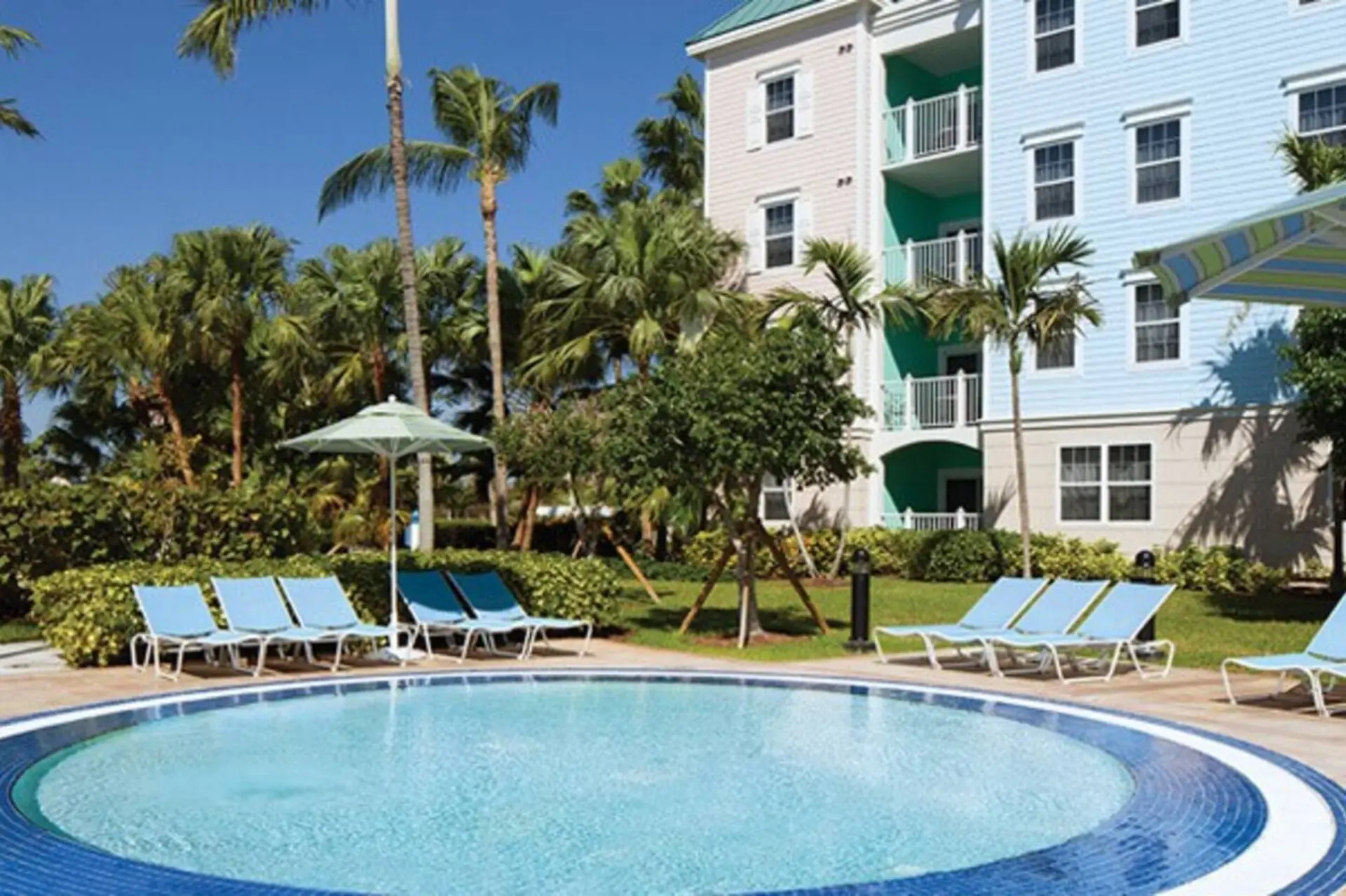 Beautiful resort 1BD condo with amazing resort