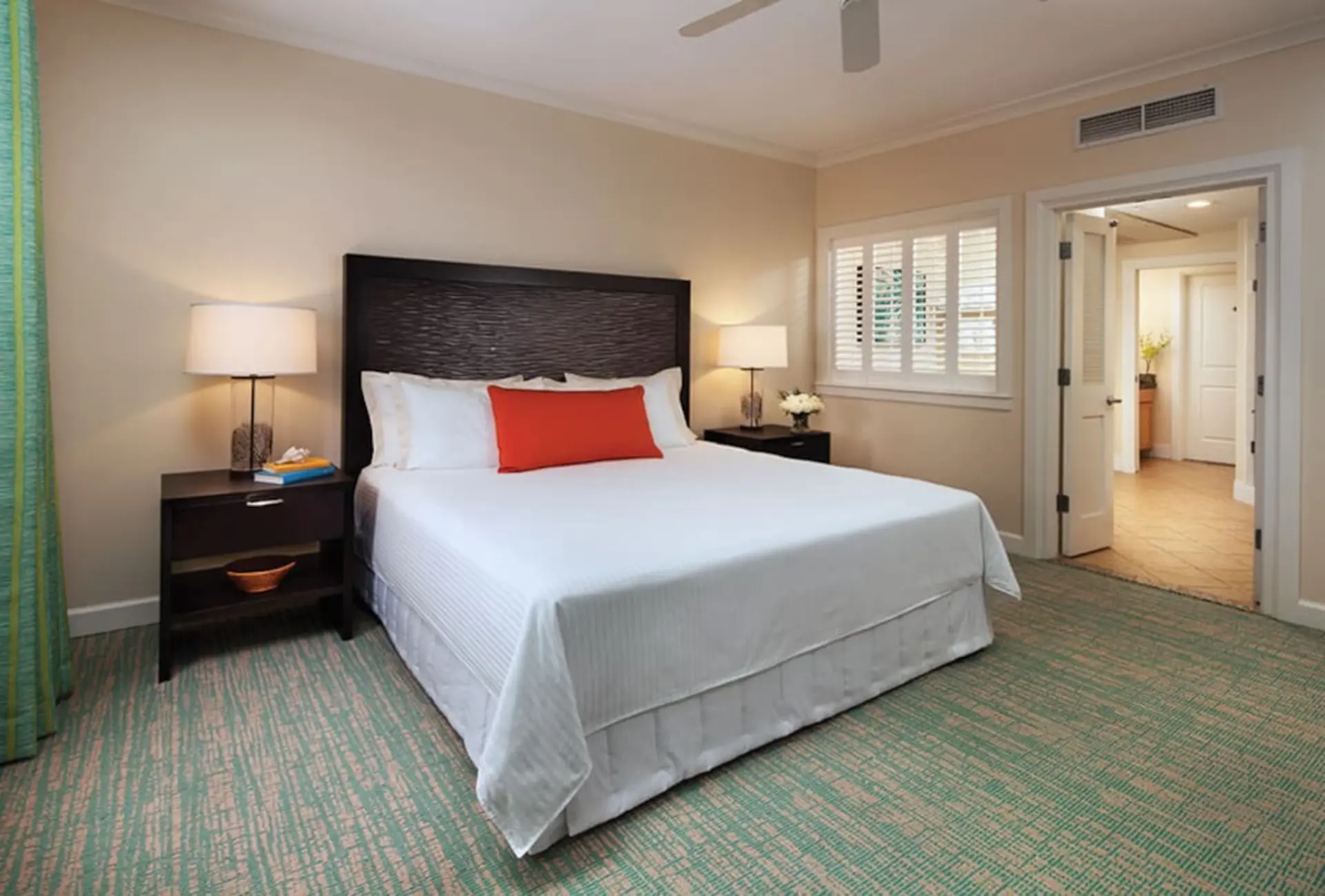 Beautiful resort 1BD condo with amazing resort