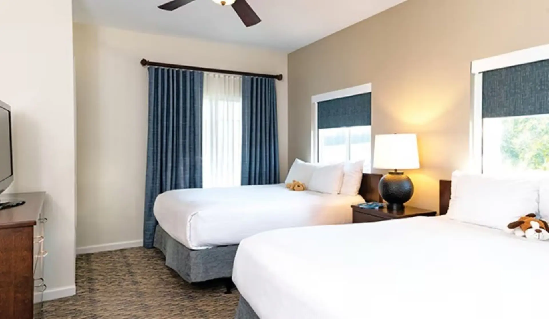 Beautiful Hotel in Mountain Vista - 2BD Sleeps up to 8
