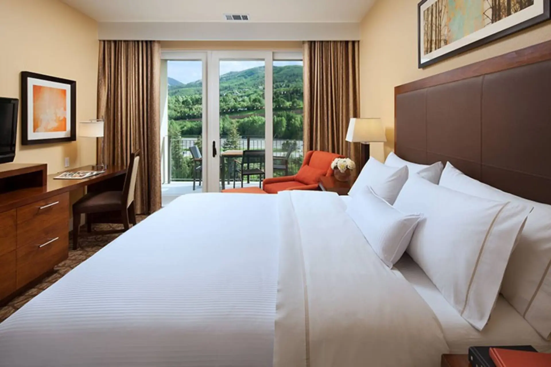 Beautiful resort setting at this 2BD condo