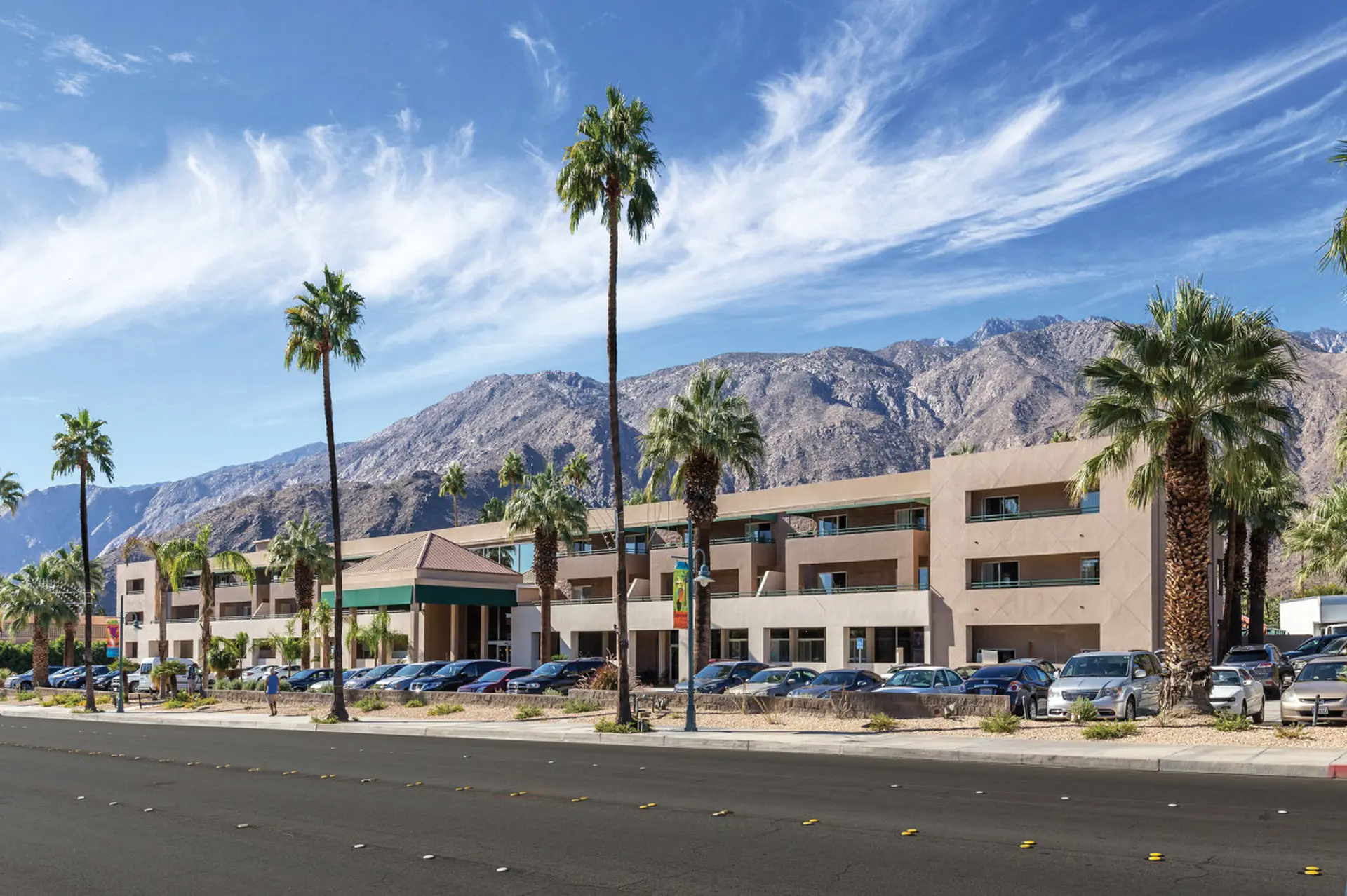 See Palm Springs and relax in this 1BD condo with resort amenities including pool/hot tub