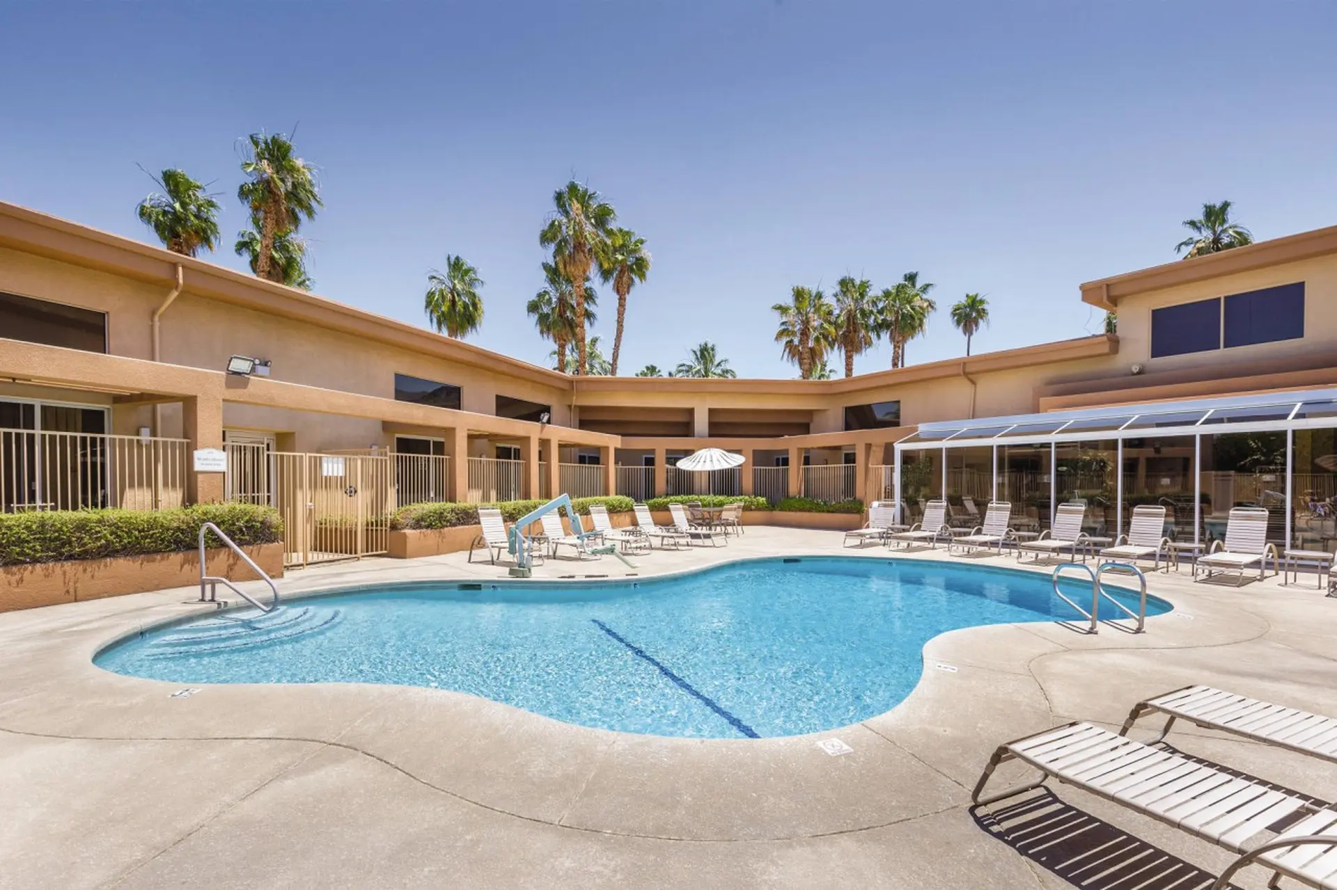 See Palm Springs and relax in this 1BD condo with resort amenities including pool/hot tub