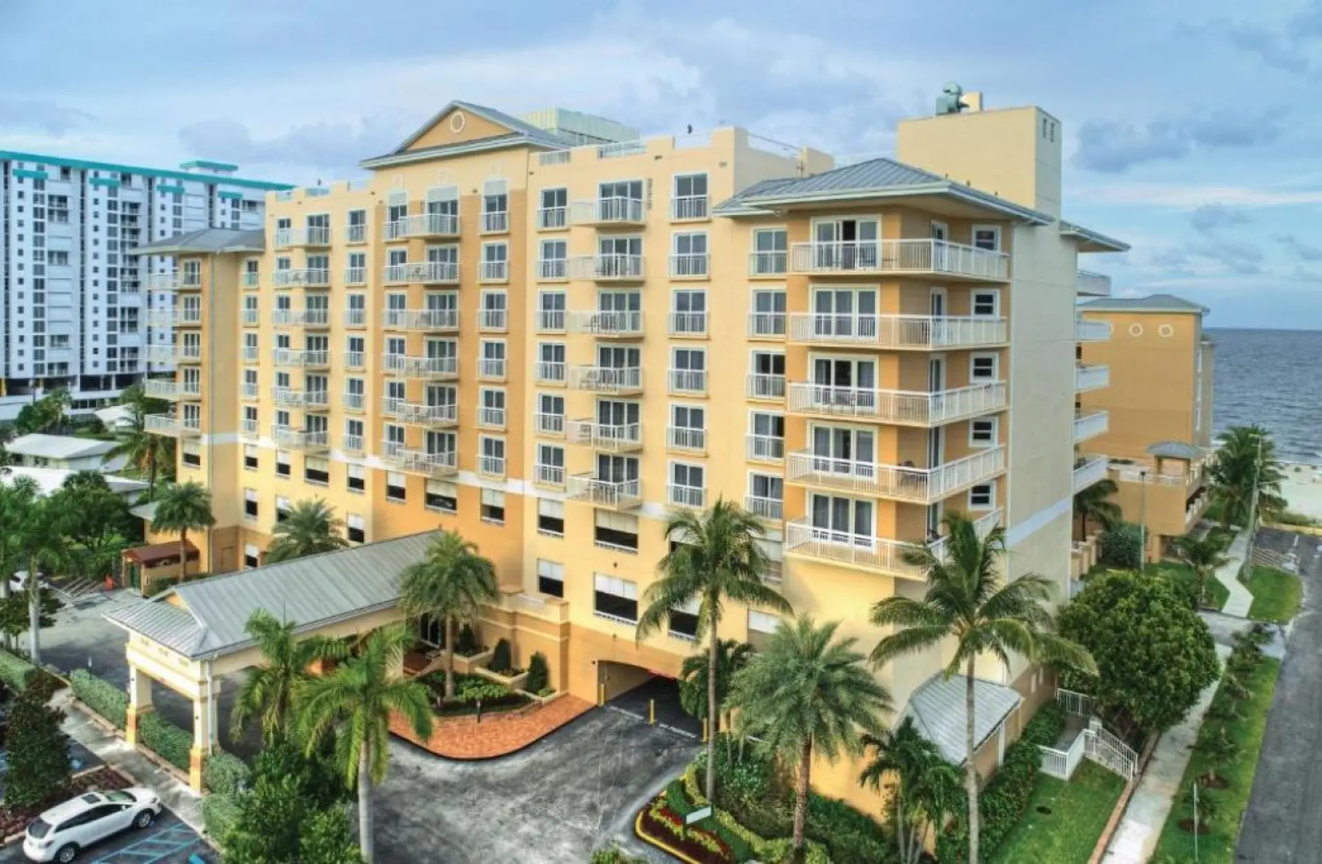 Beautiful Hotel in Royal Vista 1BD near North Ocean Park
