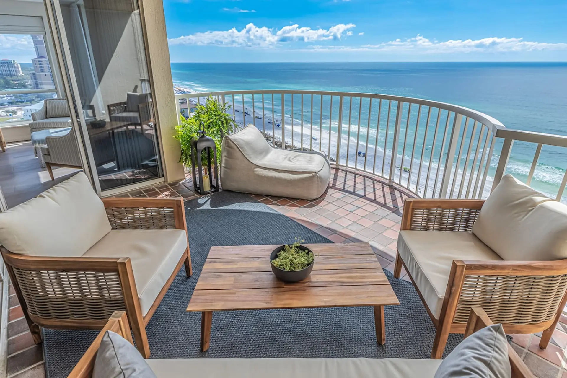 BeachFront ! 7 Beds Pool Hot Tub Beach Service Inc
