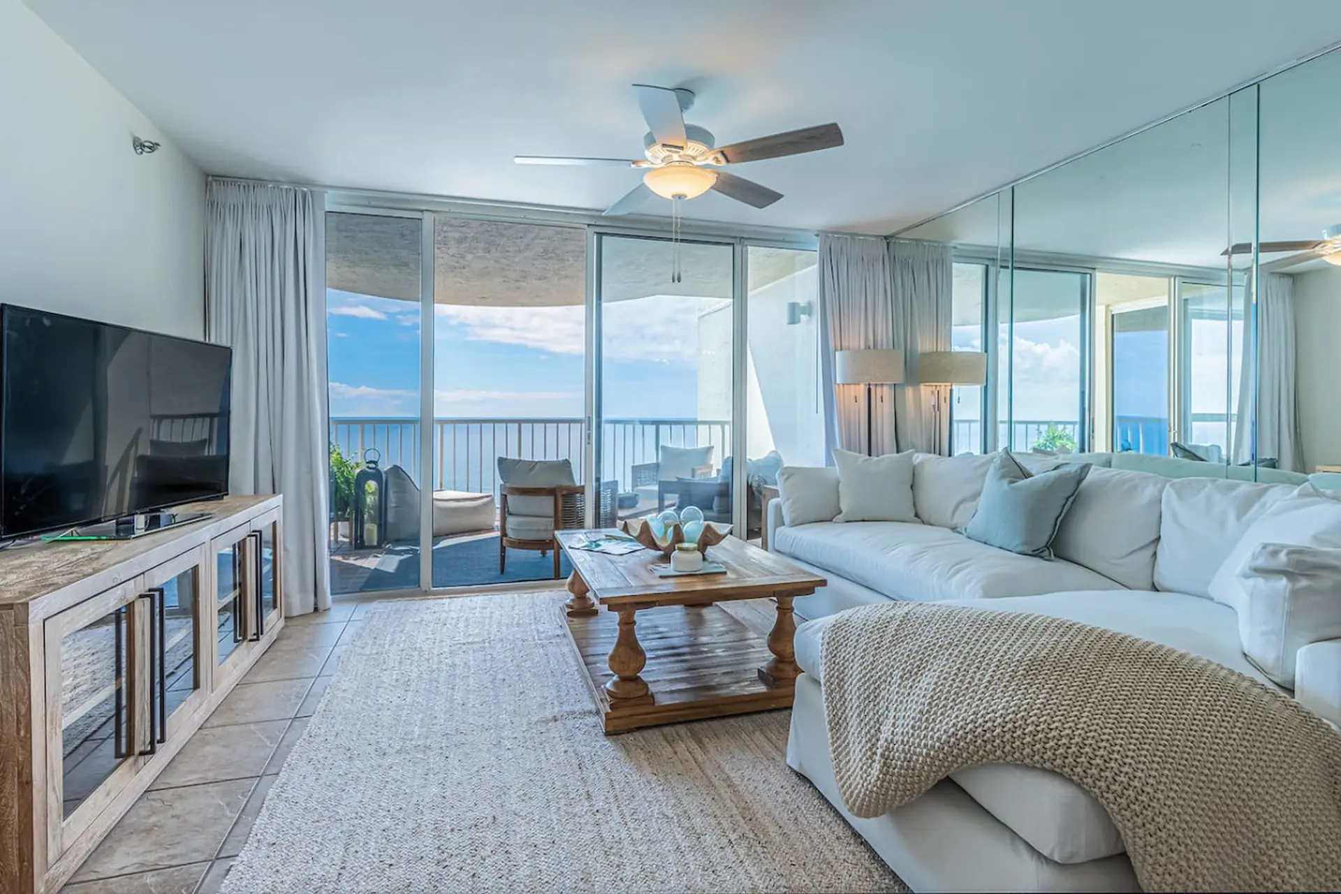 BeachFront ! 7 Beds Pool Hot Tub Beach Service Inc
