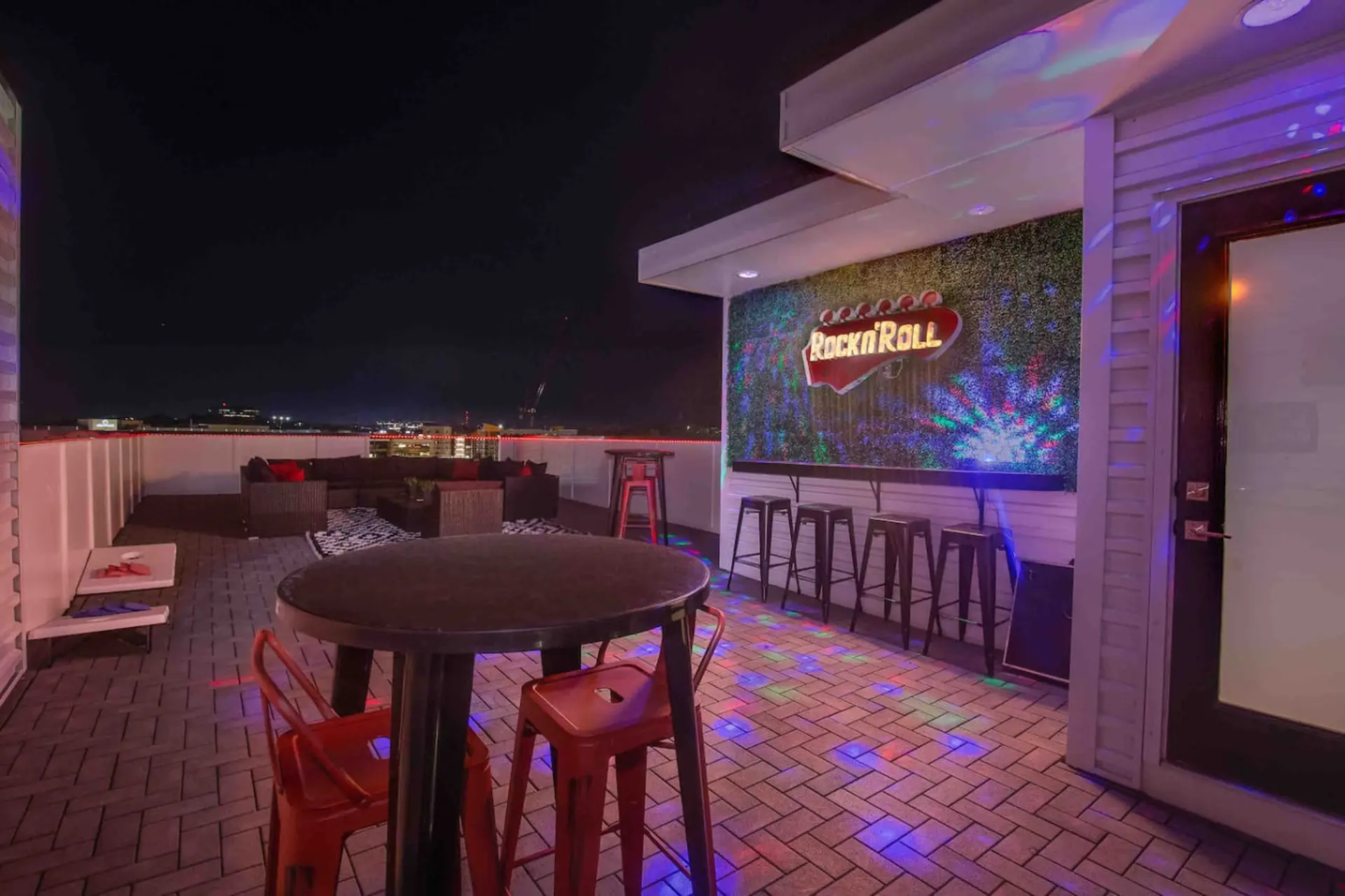 Downtown Skyline 18 Bed Luxury Rooftop