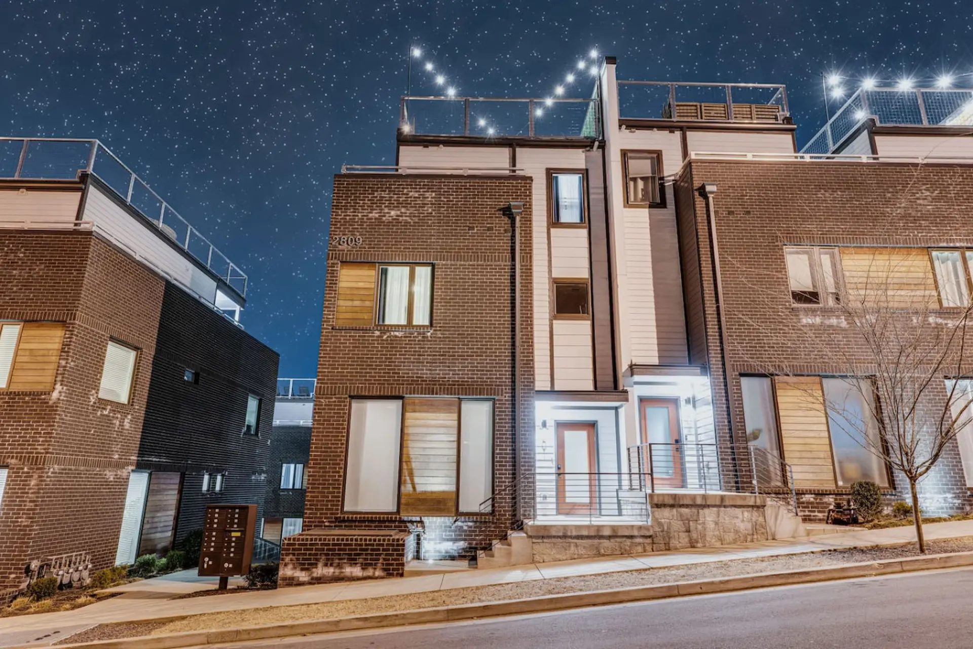 20 Bed Rooftop and Gameroom with Downtown View