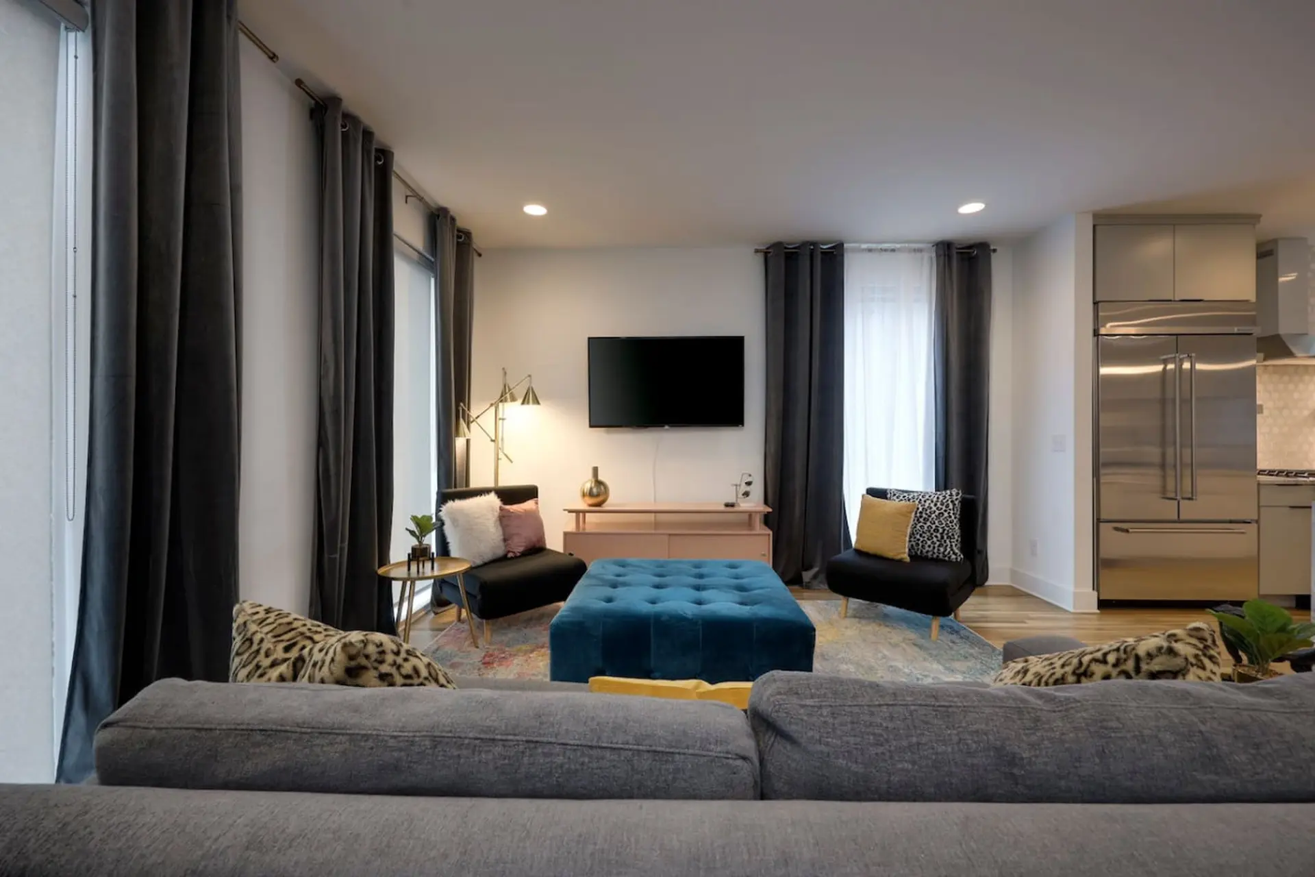 20 Bed Rooftop and Gameroom with Downtown View
