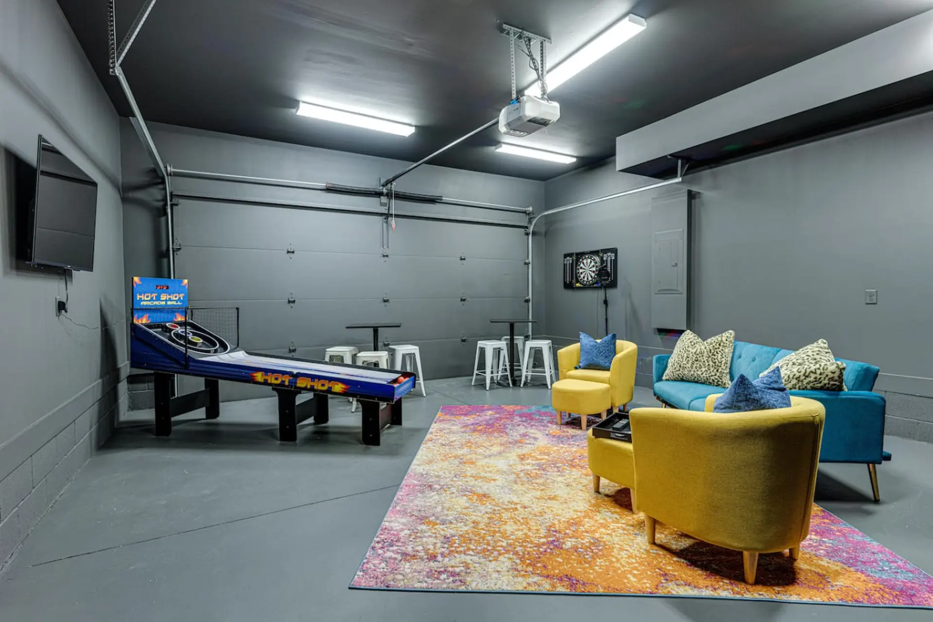 20 Bed Private Gluch Home with Rooftop