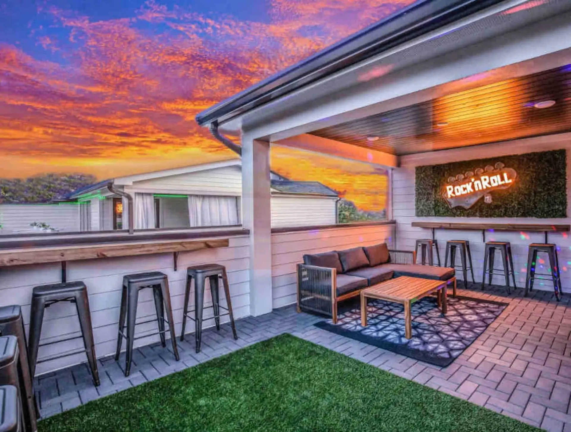 Bourbon&Bubbles! 2 Homes 40+ Bed