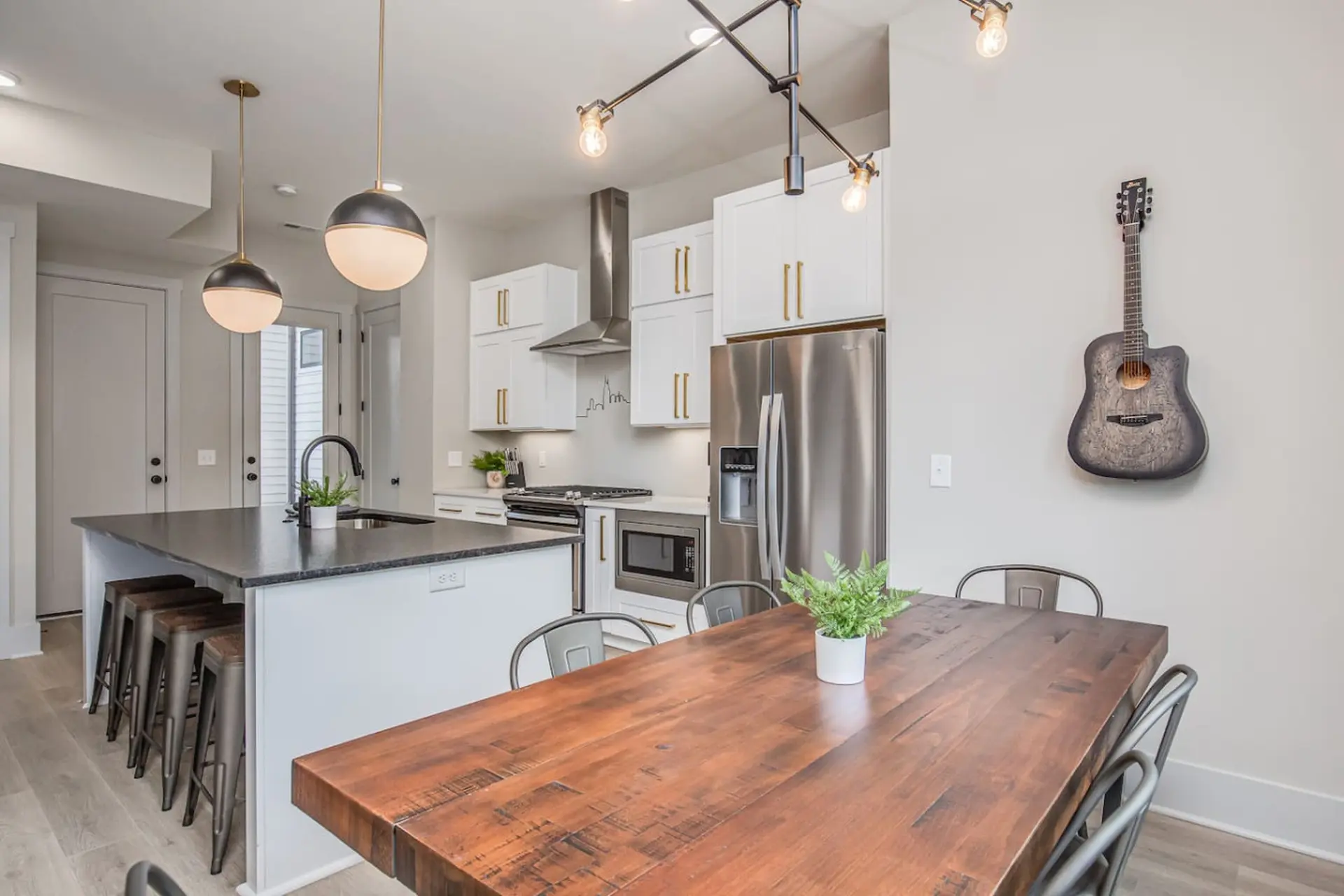Bourbon&Bubbles! 2 Homes 40+ Bed