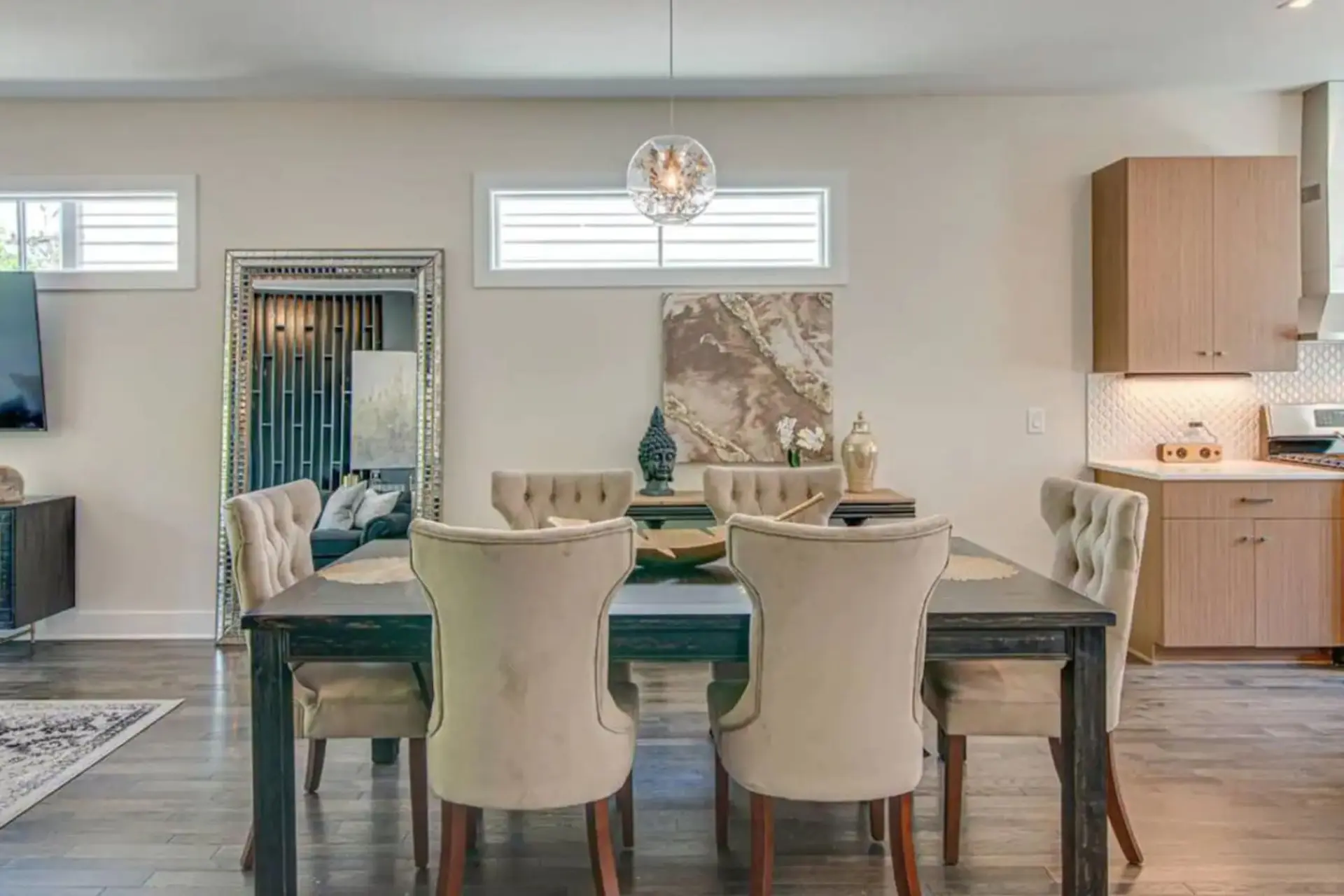 19 Bed Home Near Downtown with Game room