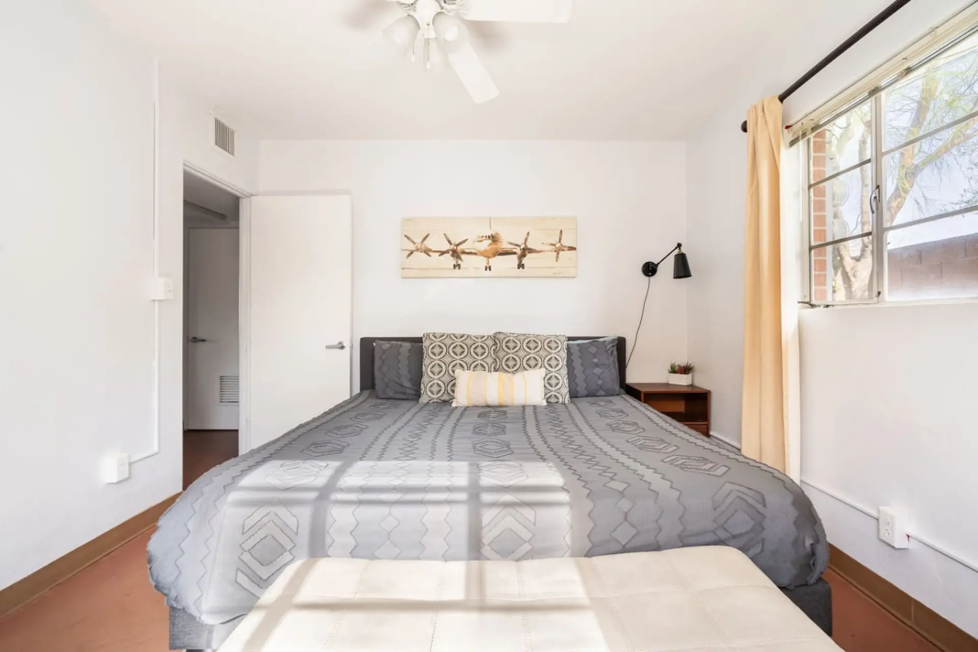 Bright & Airy – Near UofA, 2 Min to Banner!