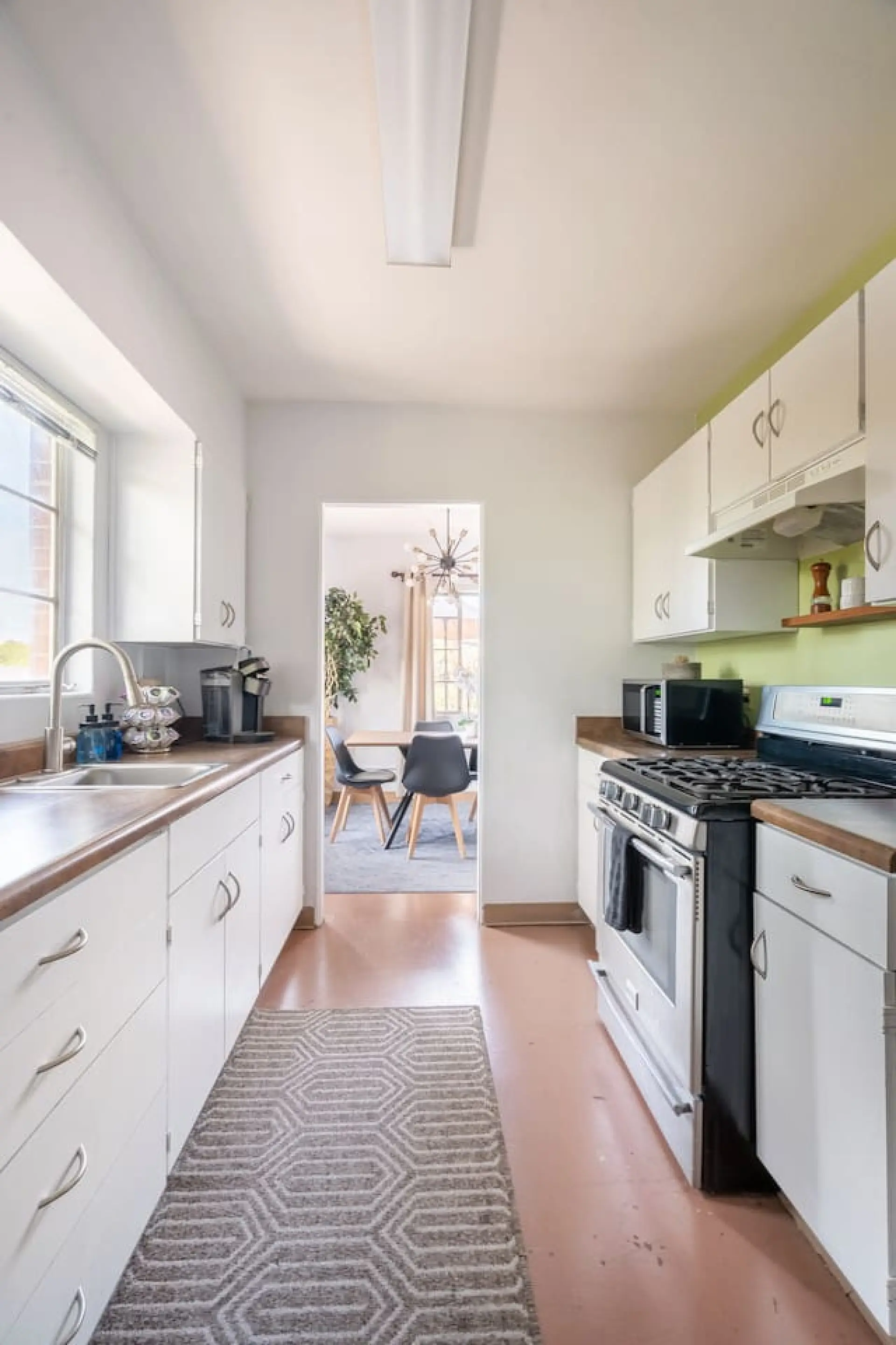 Bright & Airy – Near UofA, 2 Min to Banner!