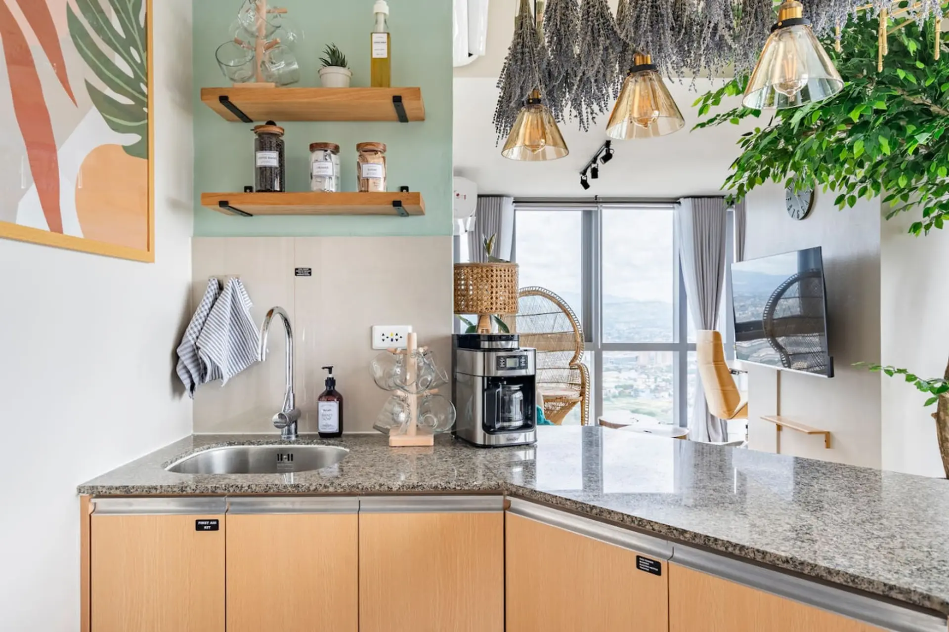 Tree of Life Penthouse 3BR w/Gym, Pool, Sauna+More