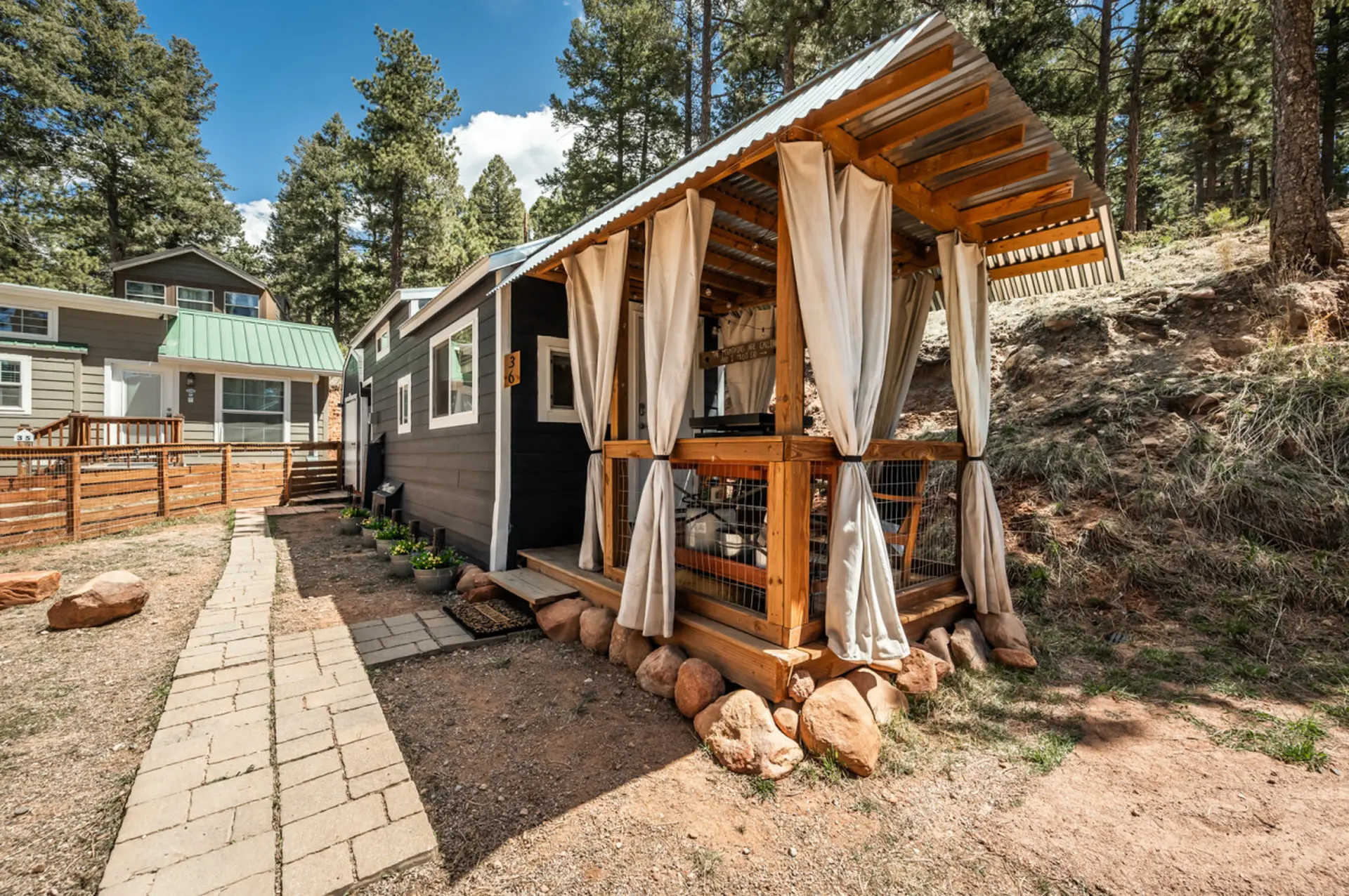 Glamping Under the Stars | Firepit, BBQ & Views
