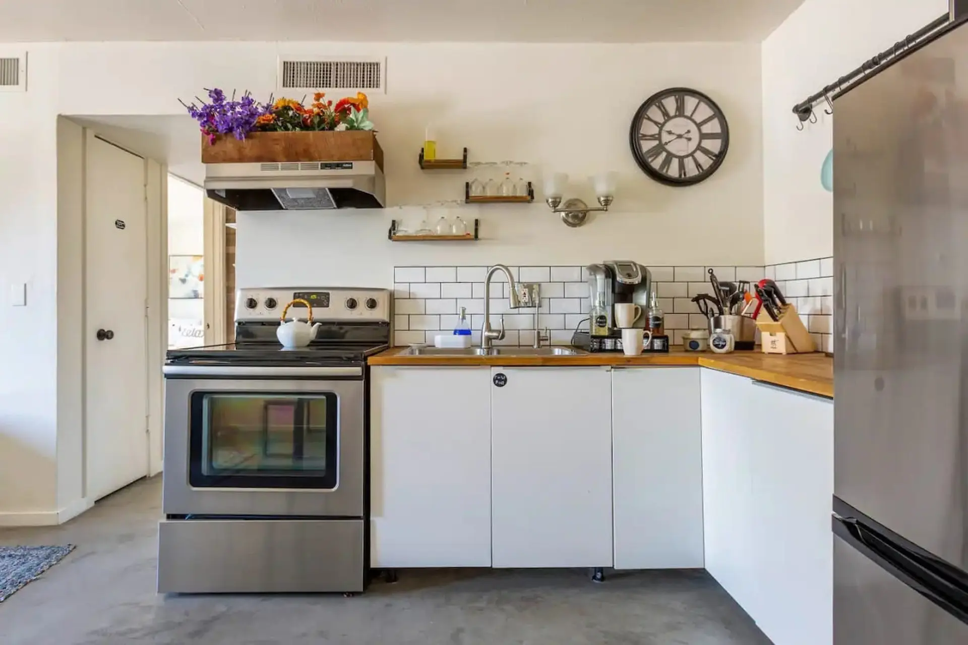 Bright 4BR Getaway – Yard & Perfect Group Escape!
