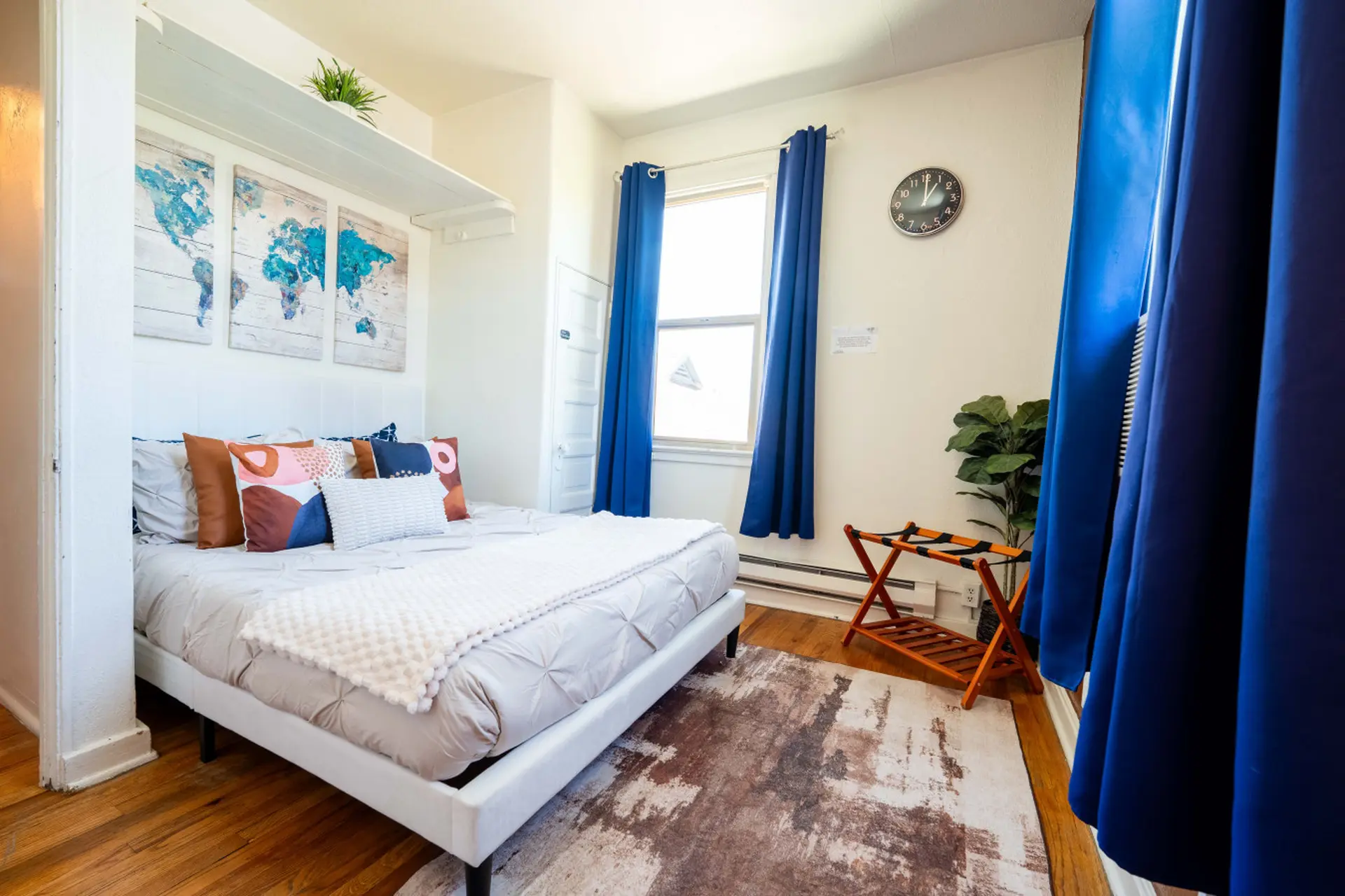 Spring Serenity! Chic 1BR Apt – Walk to UofA!