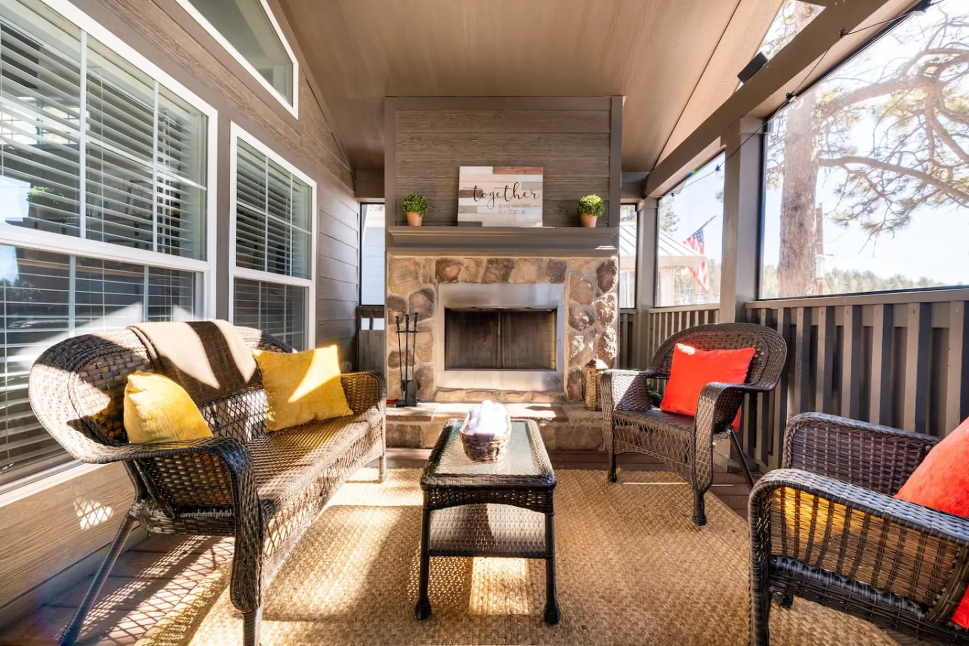 Rustic Escape| Fireplace, BBQ Grill & Scenic Views