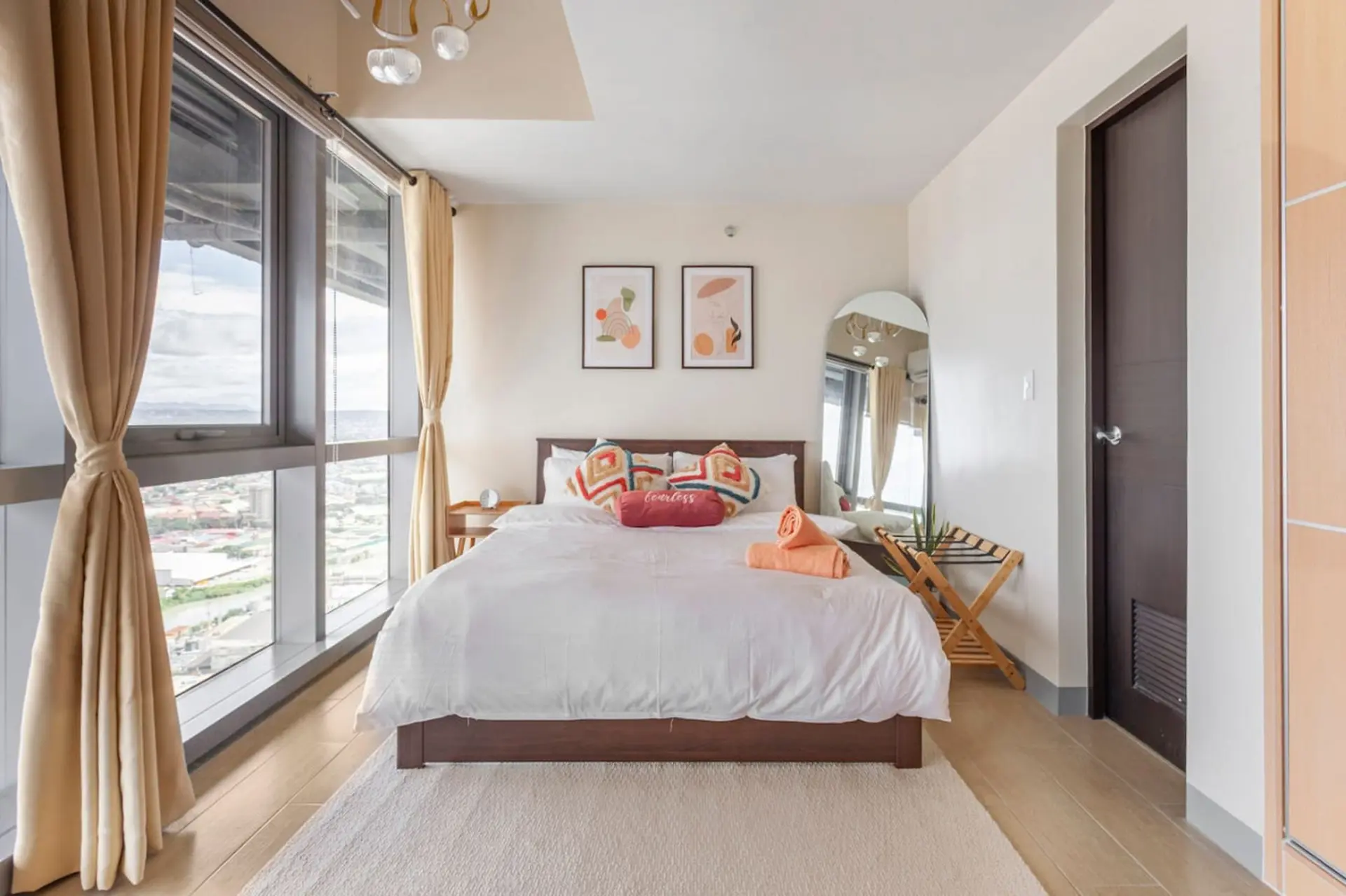 Executive 1 Bedroom w/ Pool, Sauna, Gym & More!