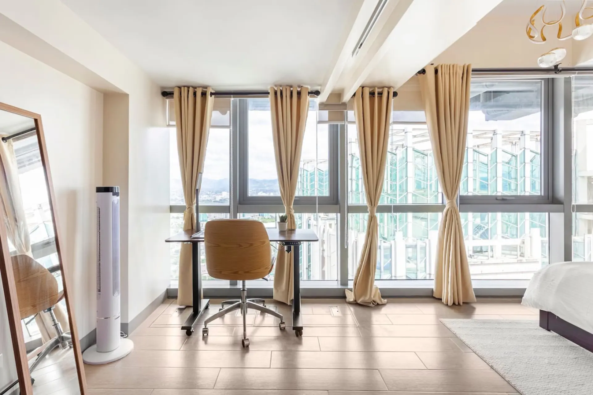 Executive 1 Bedroom w/ Pool, Sauna, Gym & More!