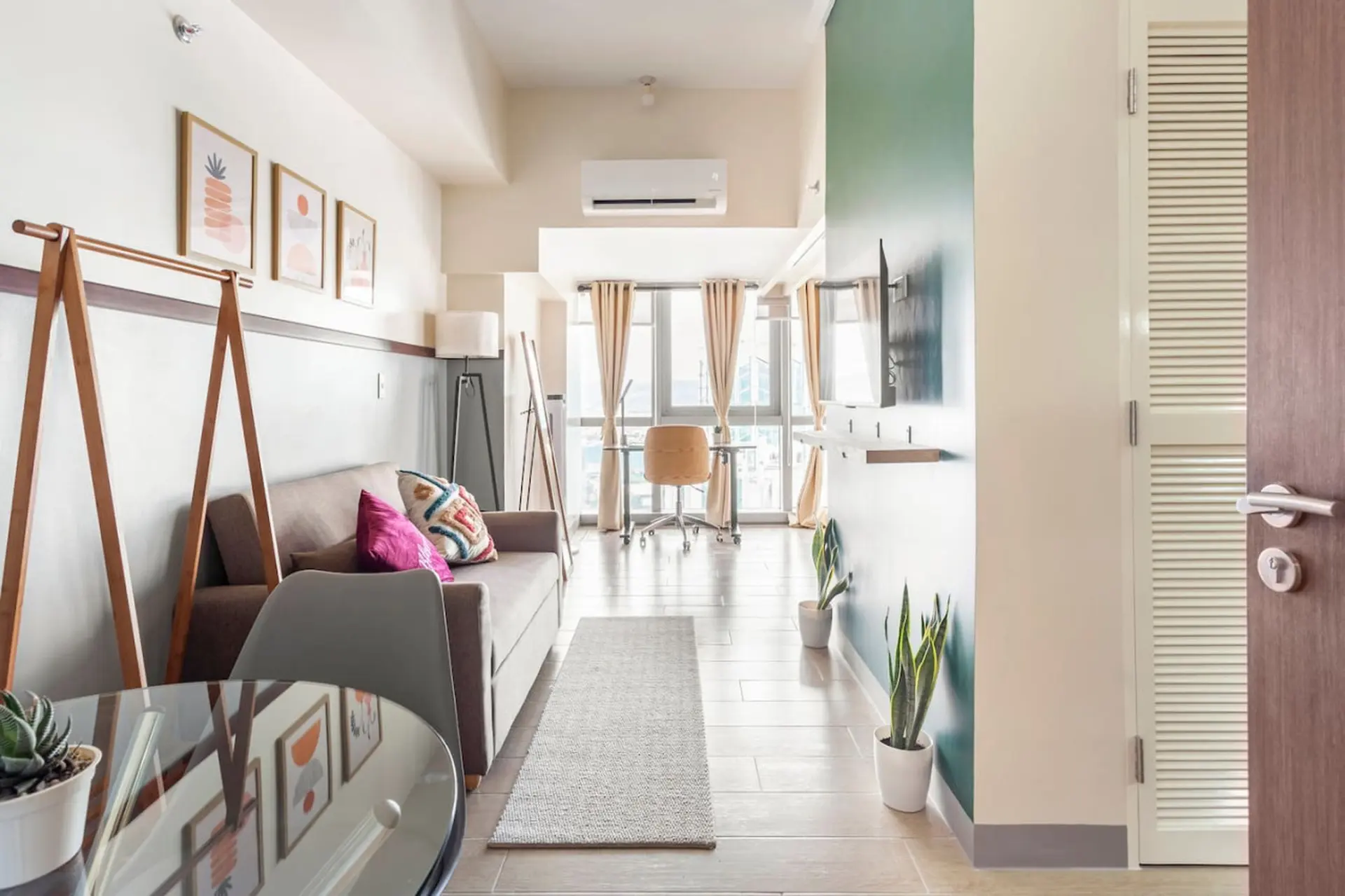 Executive 1 Bedroom w/ Pool, Sauna, Gym & More!