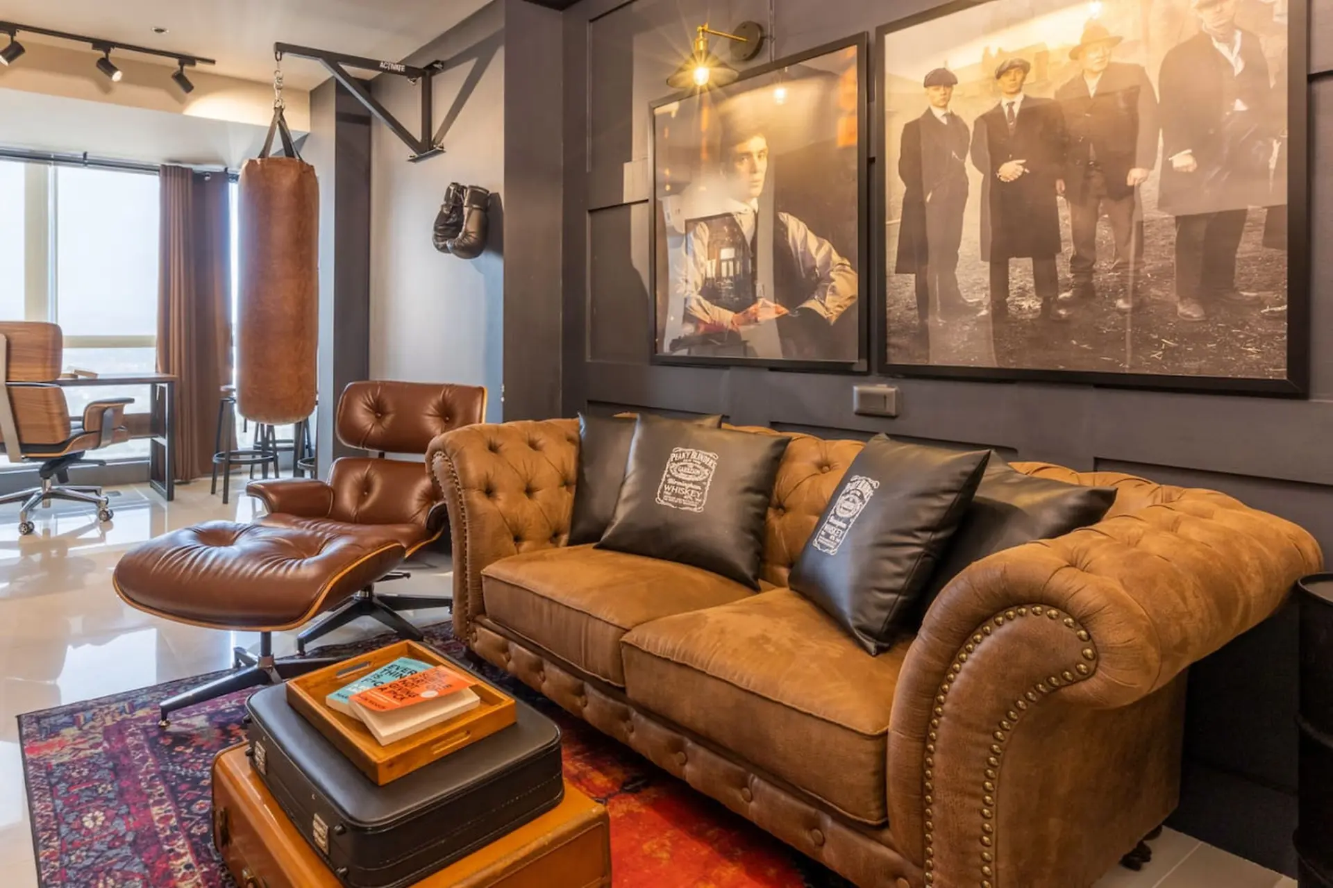 The Peaky Blinder's Crib w/ Gym, Pool, Sauna+More