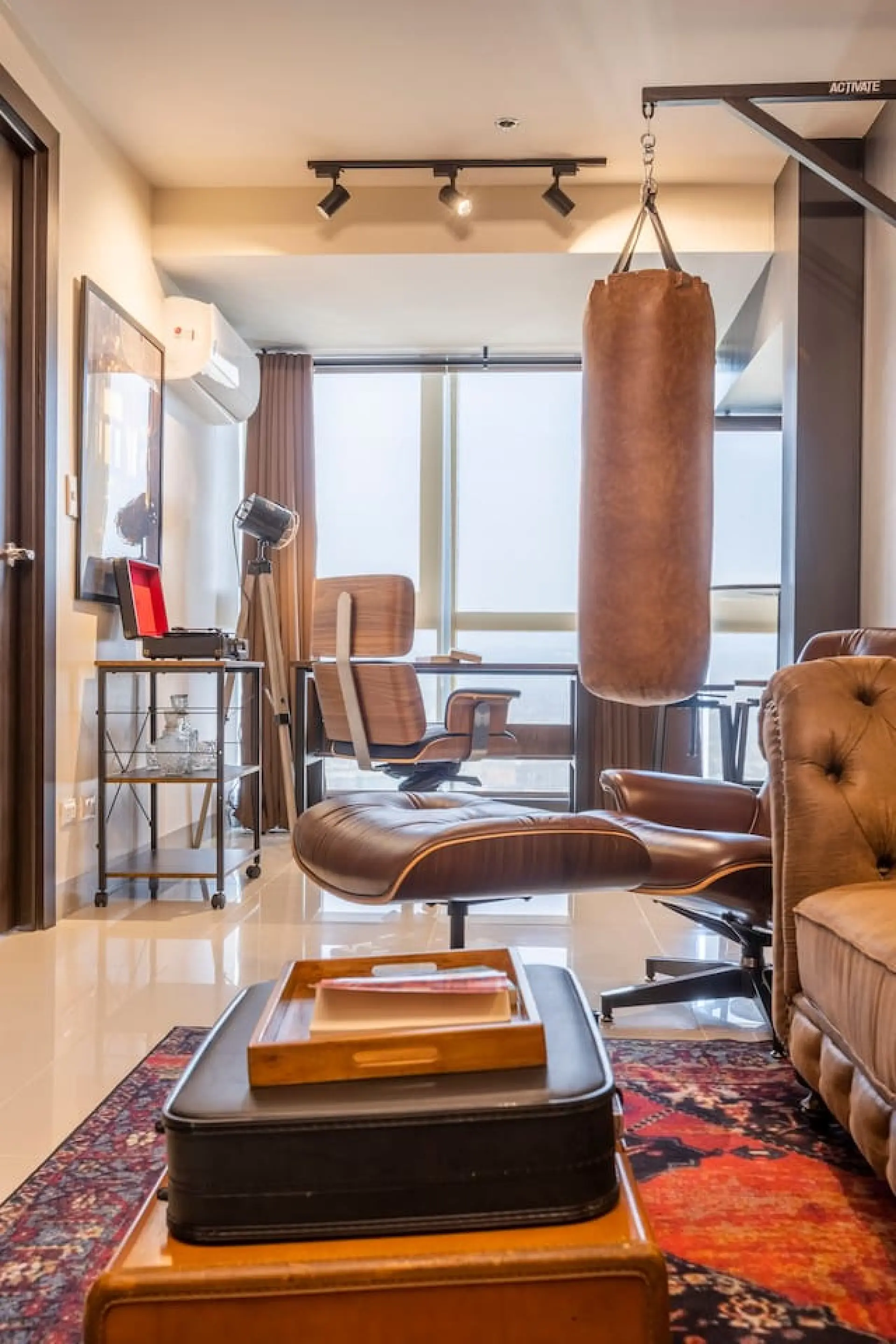 The Peaky Blinder's Crib w/ Gym, Pool, Sauna+More