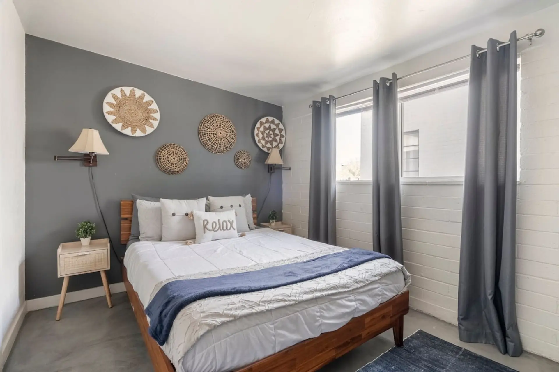 2BR, 6 Min to UofA – BBQ, Sunshine & Cozy Vibes!
