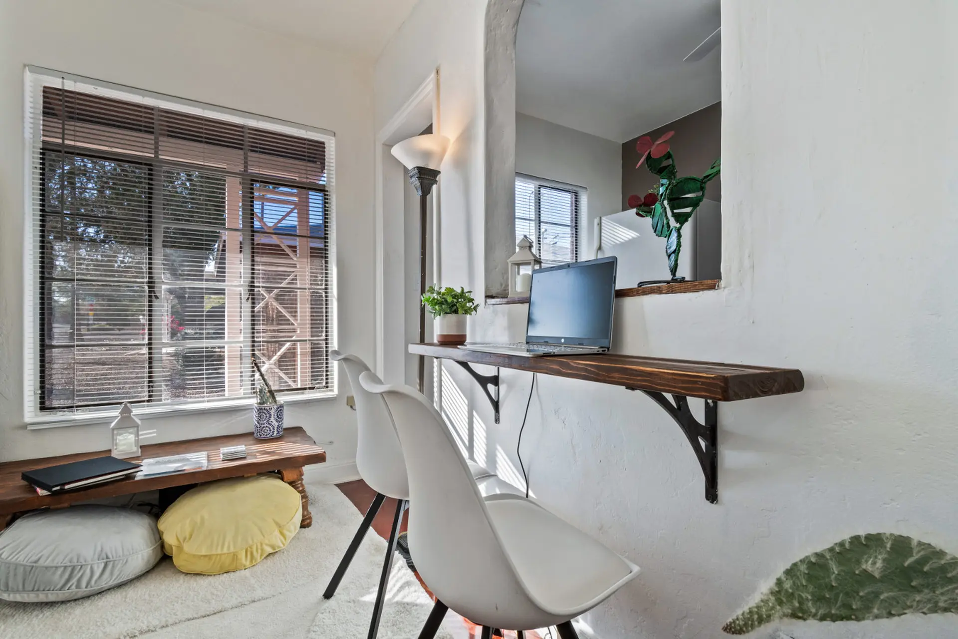 Springtime Oasis! Sun-Kissed 1BR Near UofA