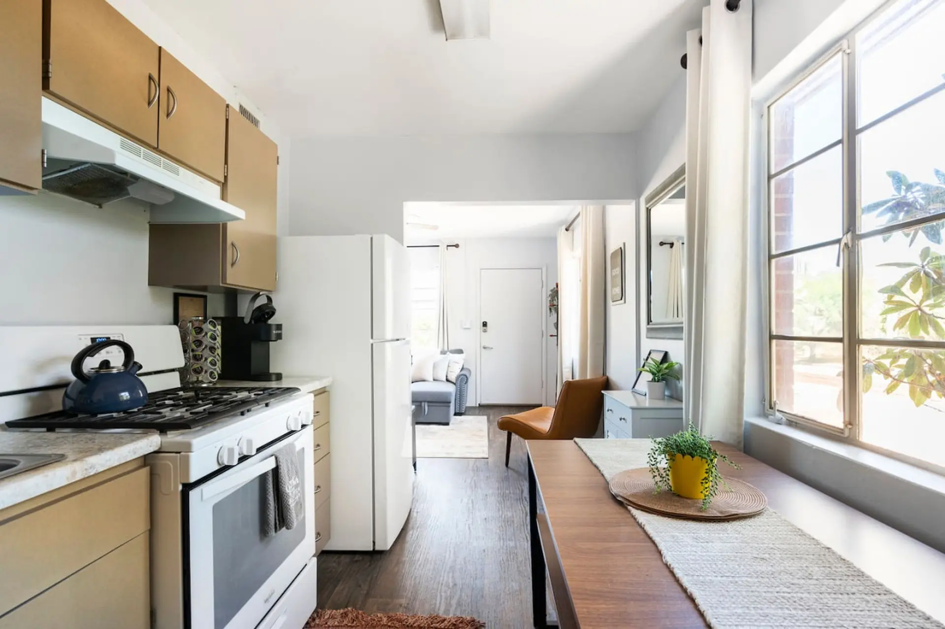 Spring Escape! 1BR by UA/DT –Just 2 Min to Banner