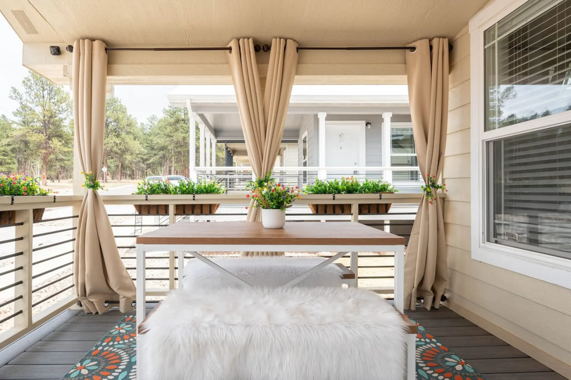 Après-Ski Bliss | Luxury 2BR, Hot Tub & BBQ Escape