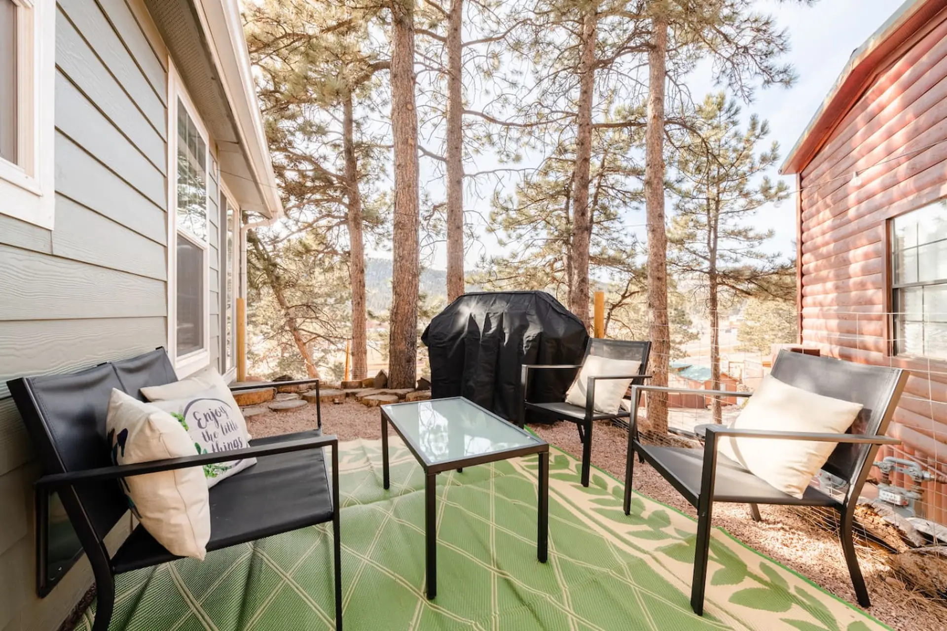 Cozy 1BR Chalet| Pikes Peak,Grill & Relaxing Patio