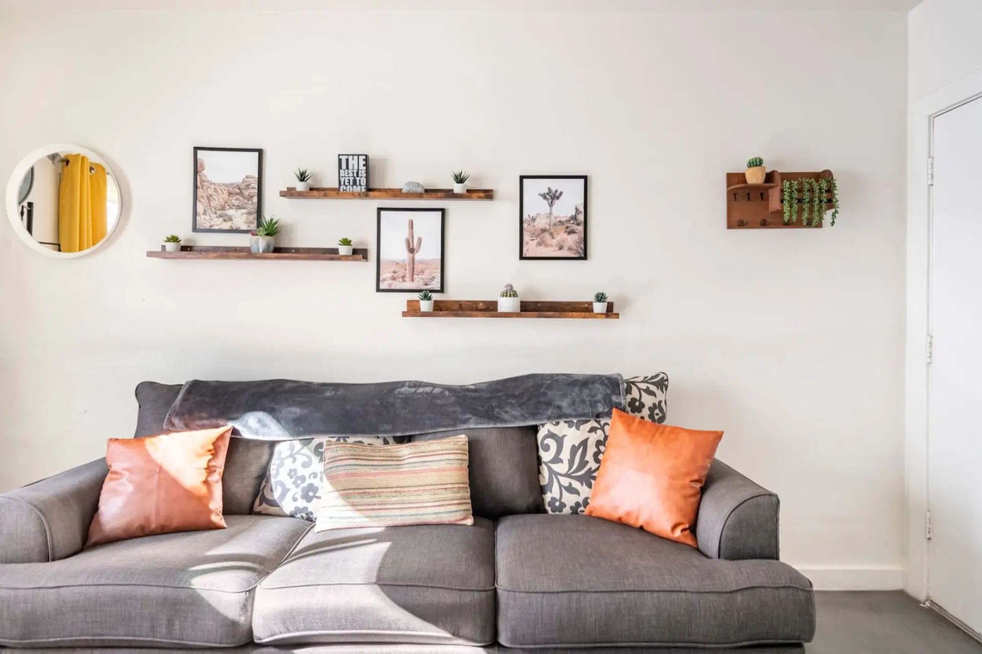 2BR Apt w/ BBQ & Parking – Spring Fling Stay