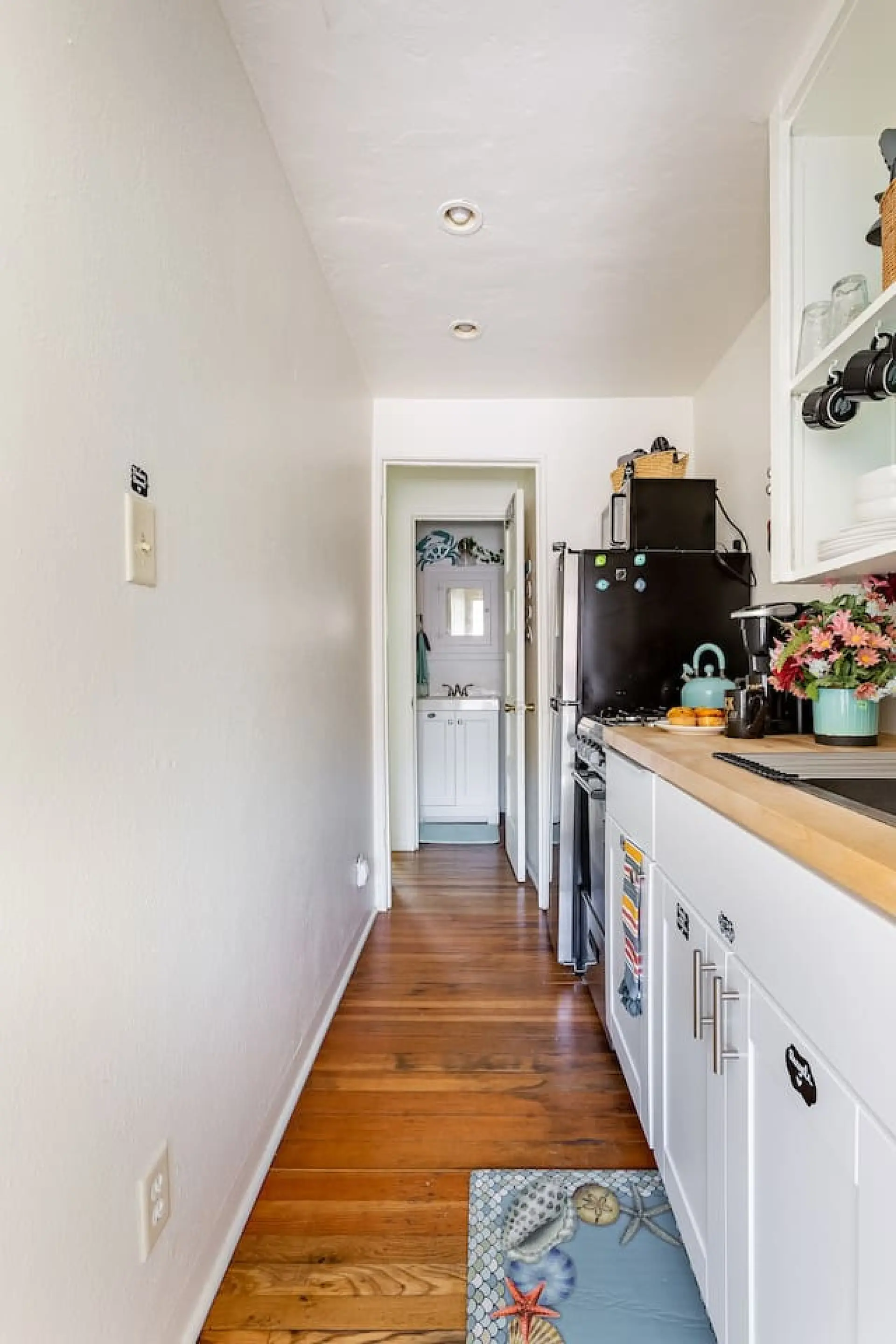 Breezy 1BR Retreat – Walk to UofA & Spring Fun!
