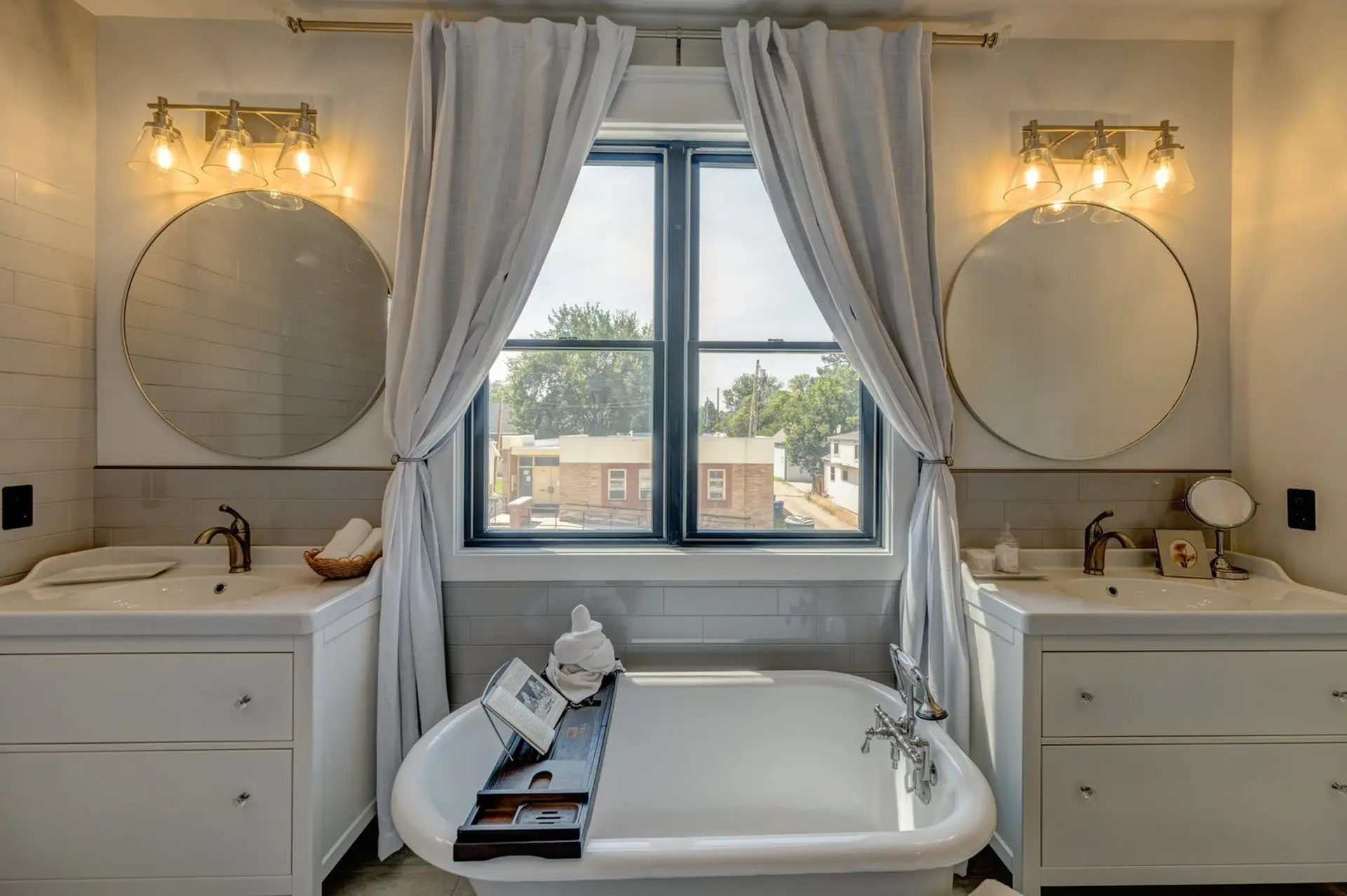 The Pearl - Luxe Gem | Fire Pit, King & Walkable