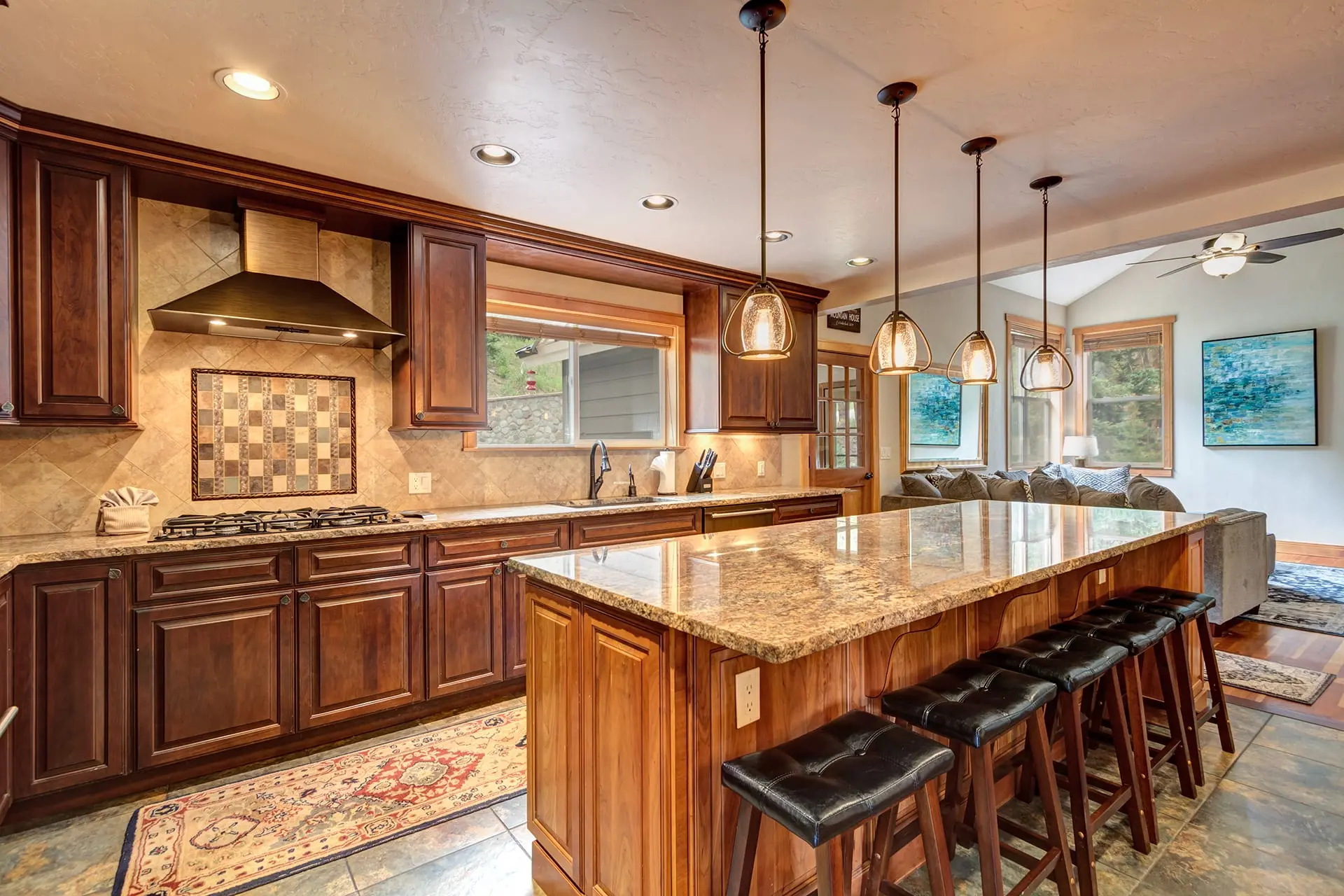 Blue Sky Lodge - Spacious 5BR Lodge