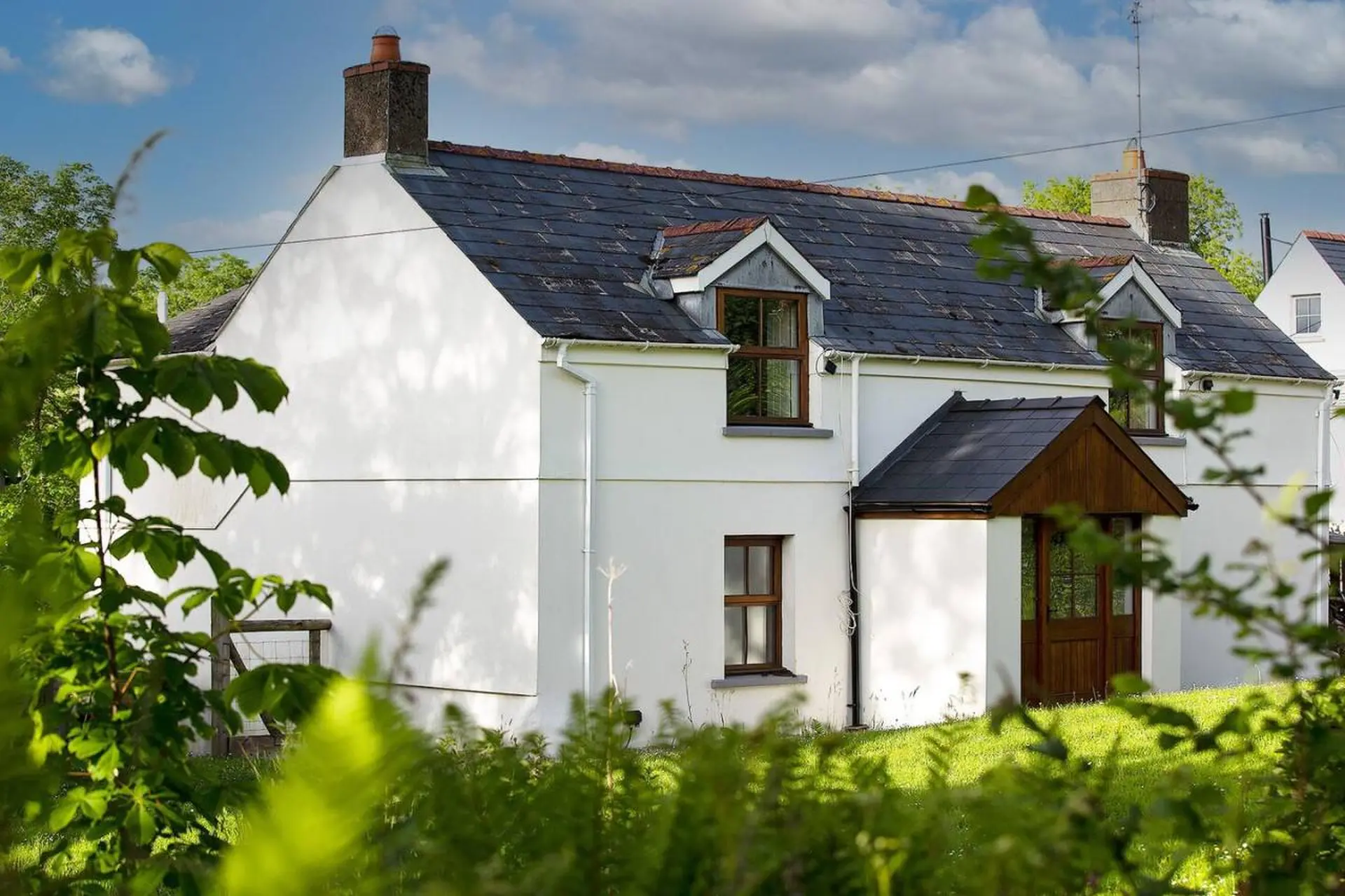 Discover Your Perfect Welsh Escape at Salt and City – Where Every Stay is a Memory.
